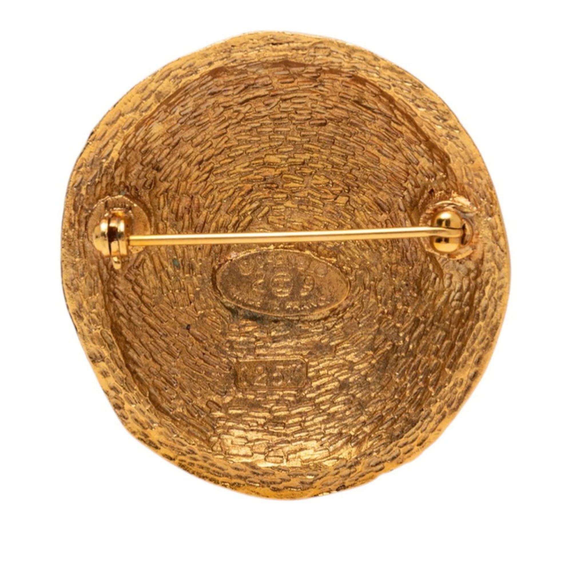 CC Logo Round Brooch Metal - Image 2