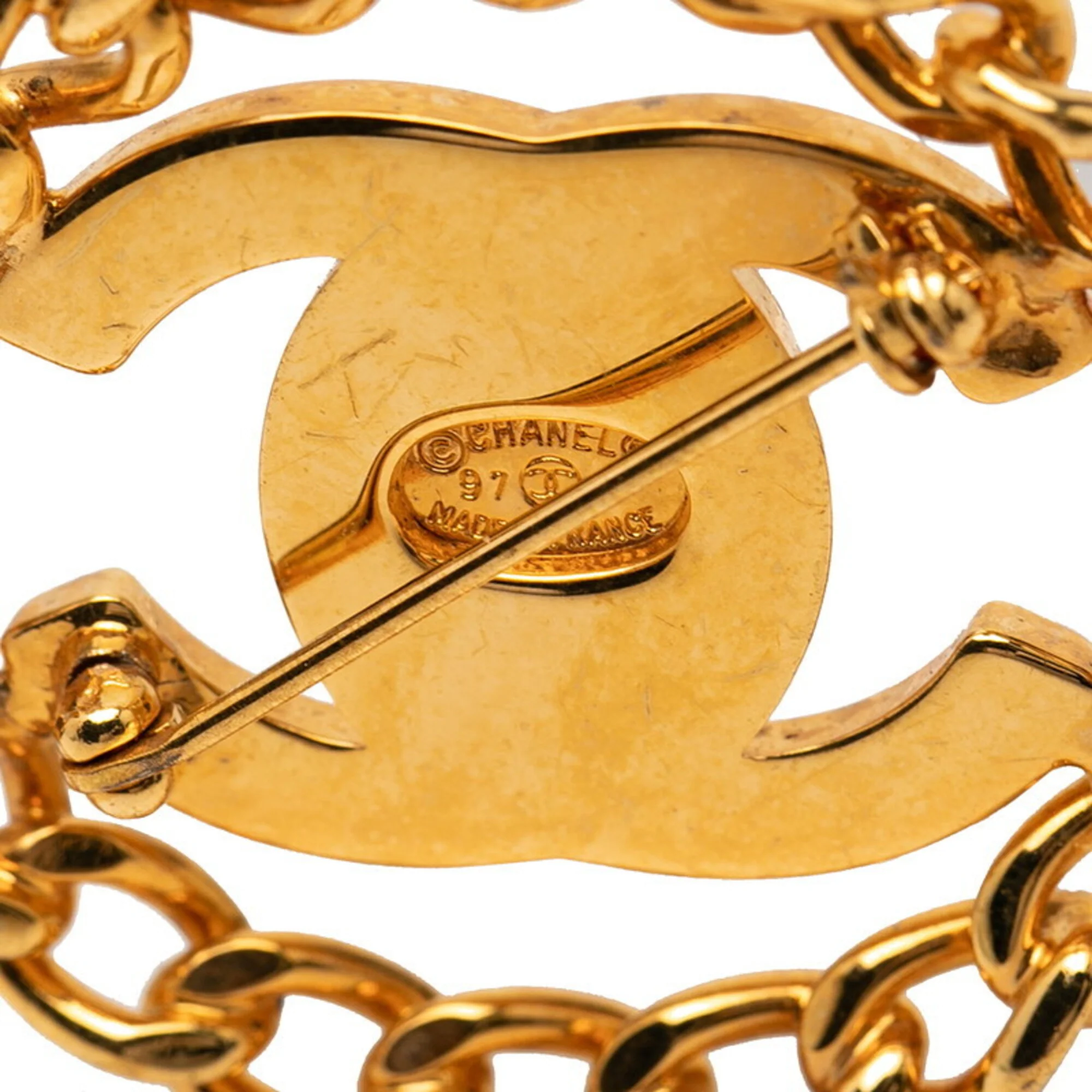 CC Logo Turnlock Brooch Metal - Image 3