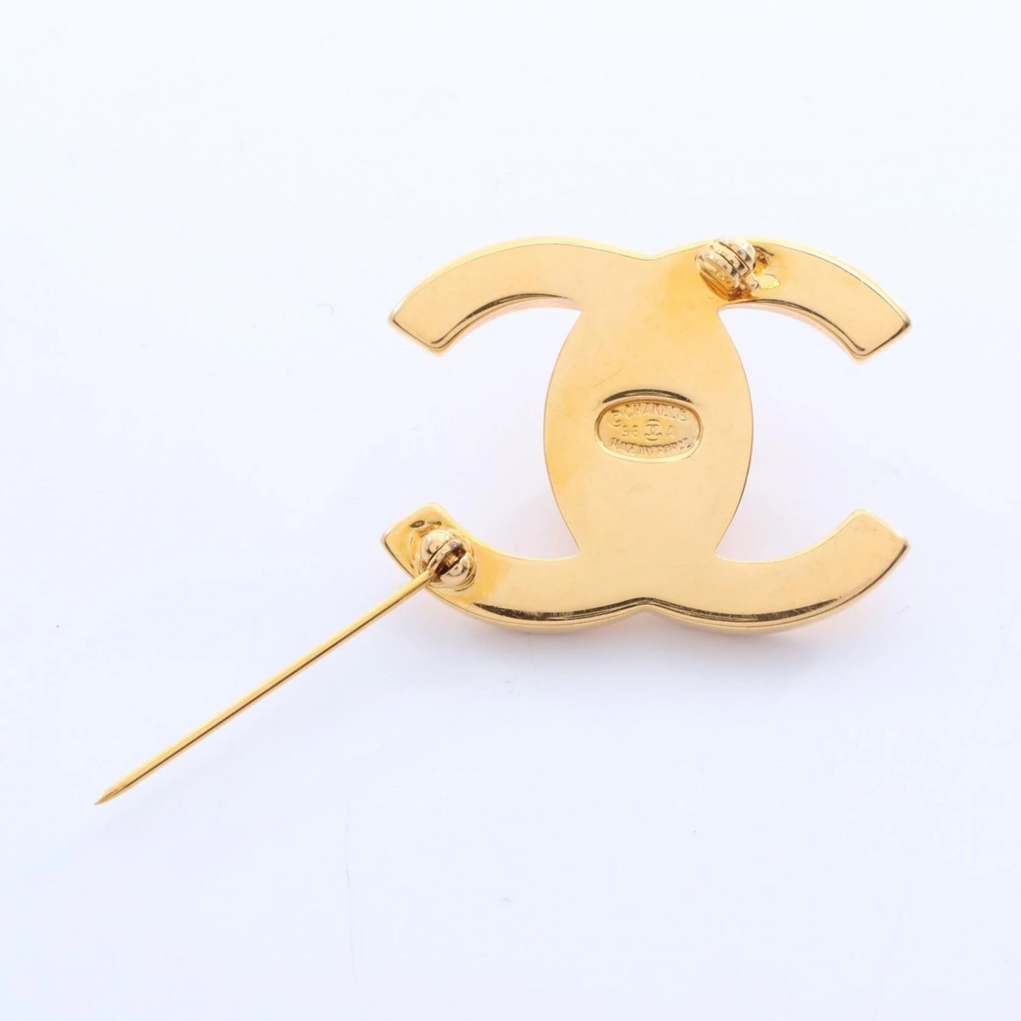 CC Logo Turnlock Brooch Metal - Image 2