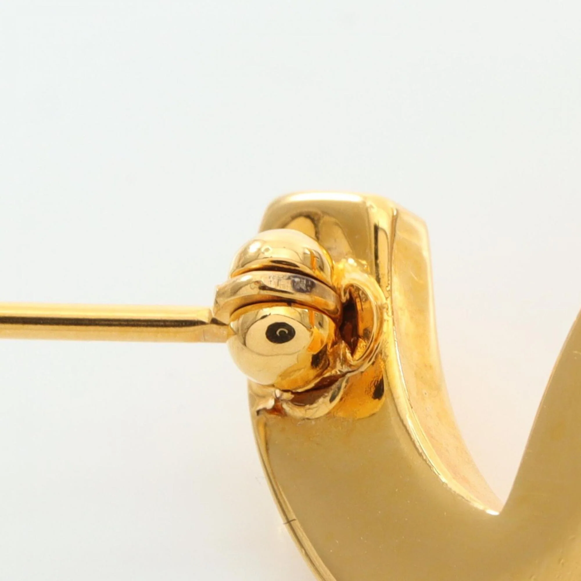 CC Logo Turnlock Brooch Metal - Image 4
