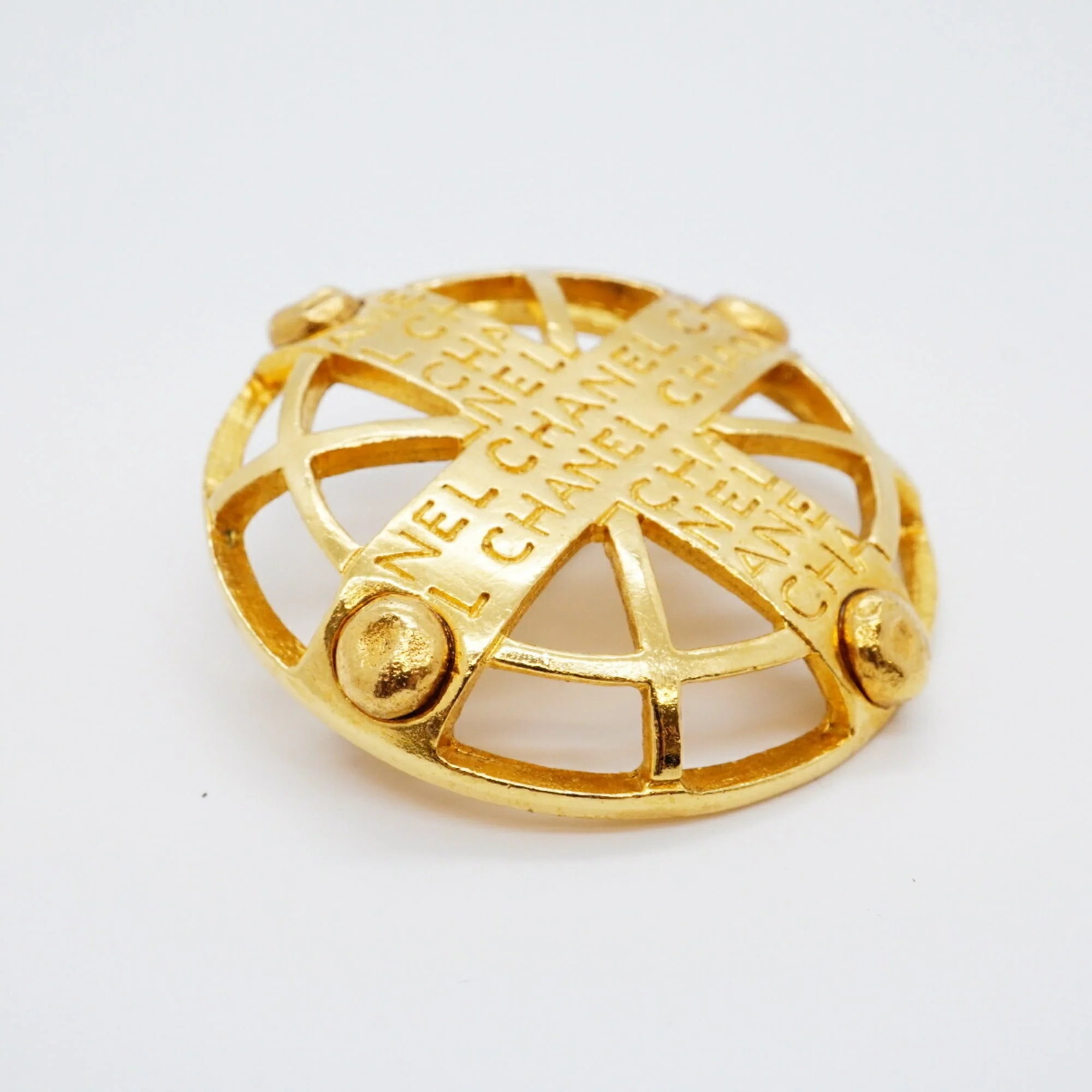 Circle Design Brooch Metal - Image 2