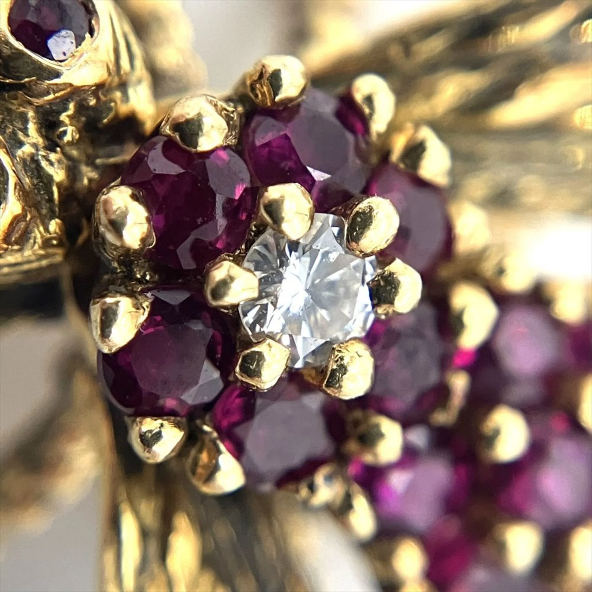 Vintage Brooch 18K Yellow Gold with Diamond and Ruby - Image 6