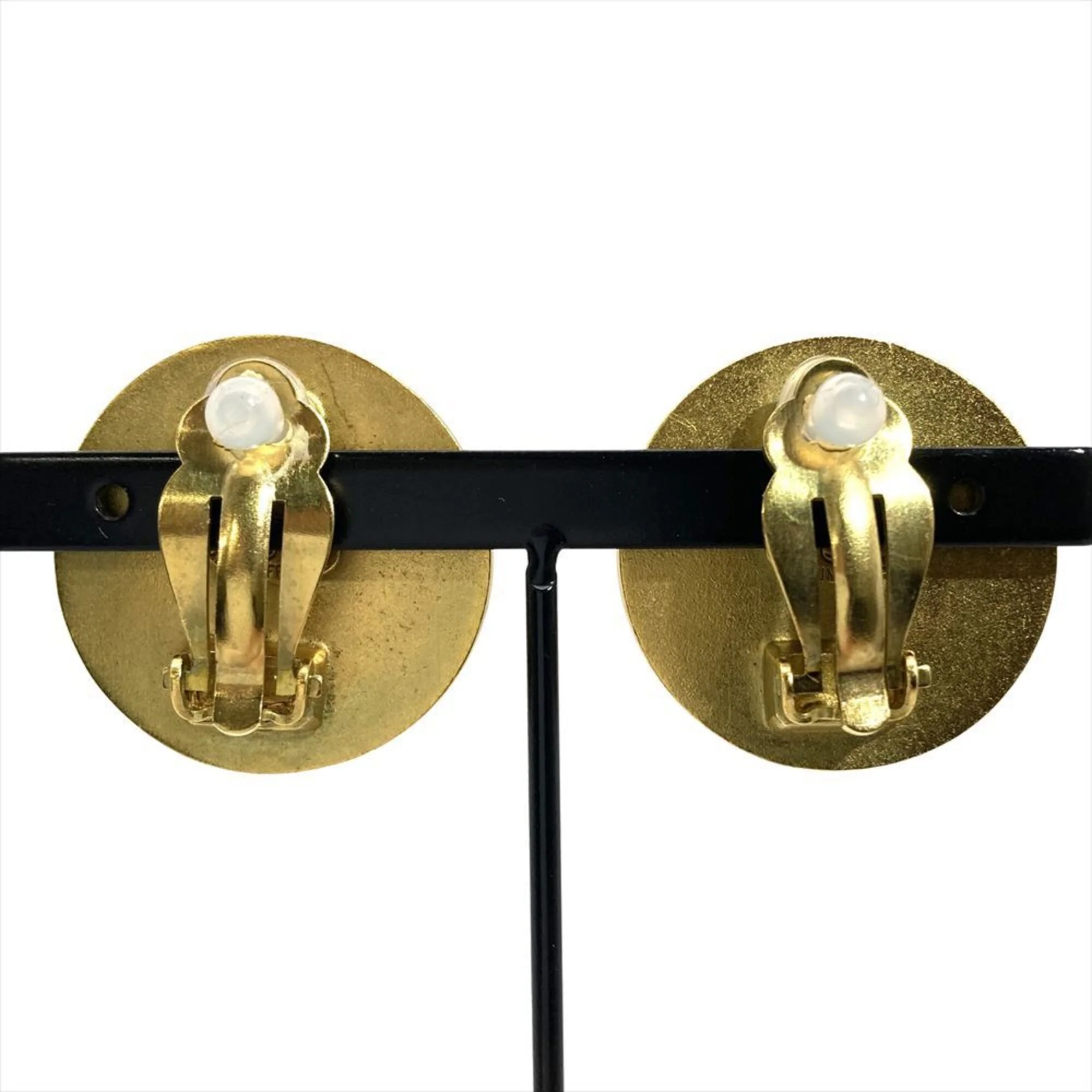 CC Logo Circle Clip-On Earrings Metal Gold-Tone Metal - Image 3