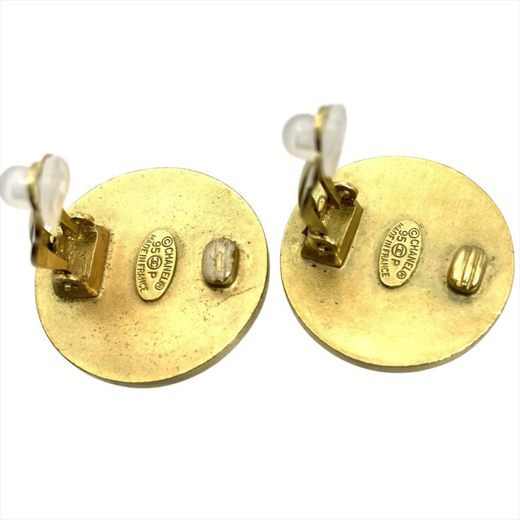 CC Logo Circle Clip-On Earrings Metal Gold-Tone Metal - Image 4