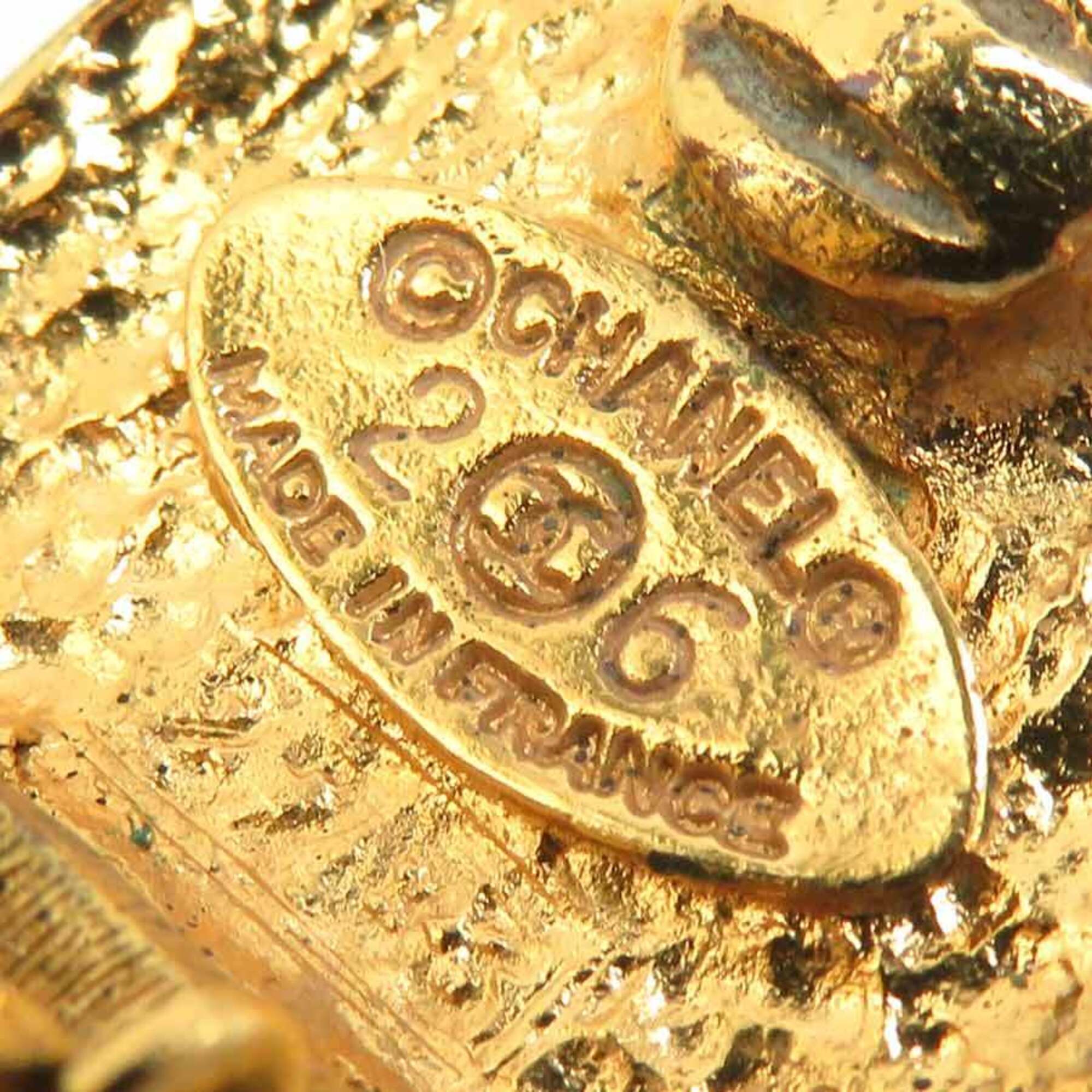 CC Logo Clip-On Earrings Gold-Tone Metal Gold-Tone Metal - Image 8