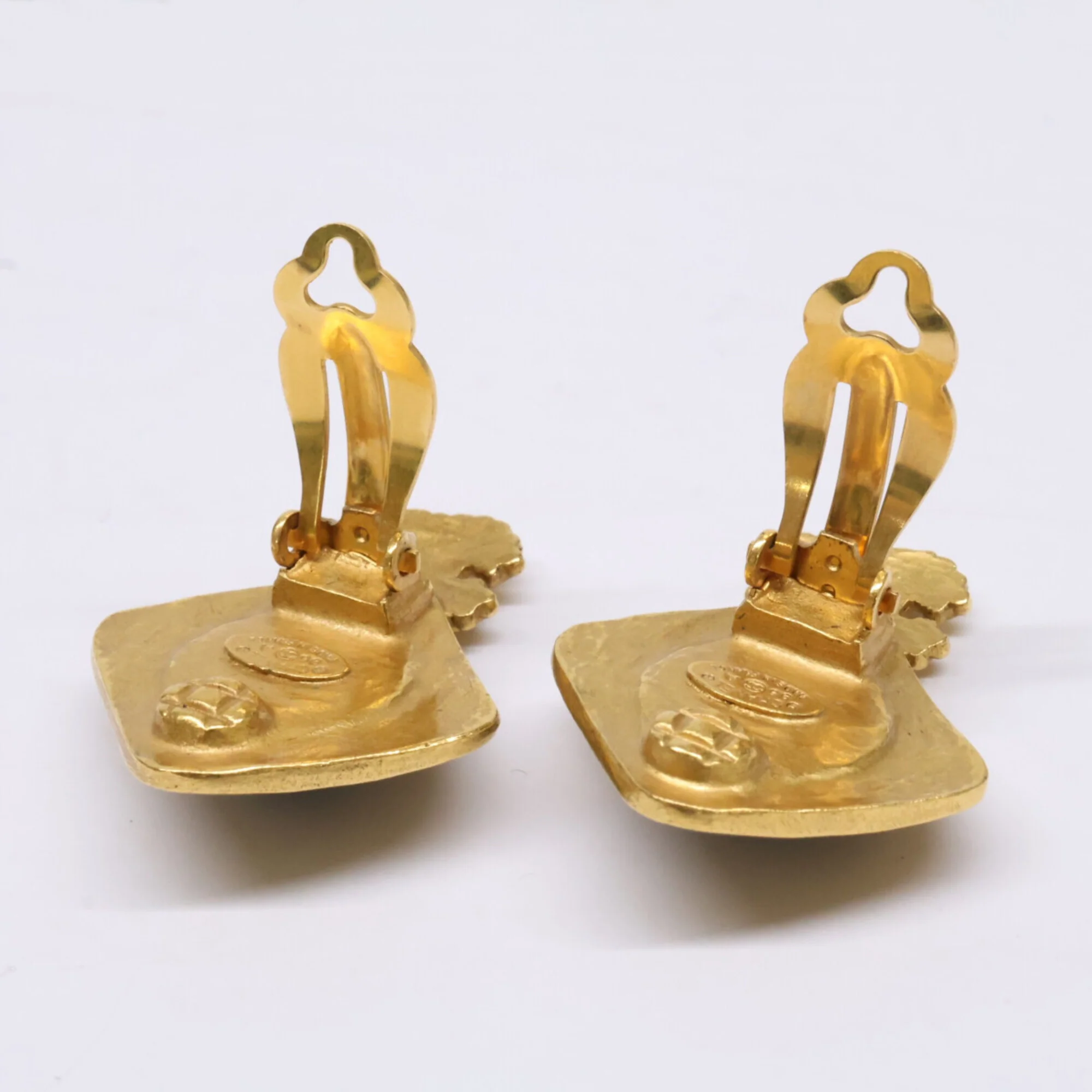 CC Logo Clip-On Earrings Gold-Tone Metal Gold-Tone Metal - Image 7