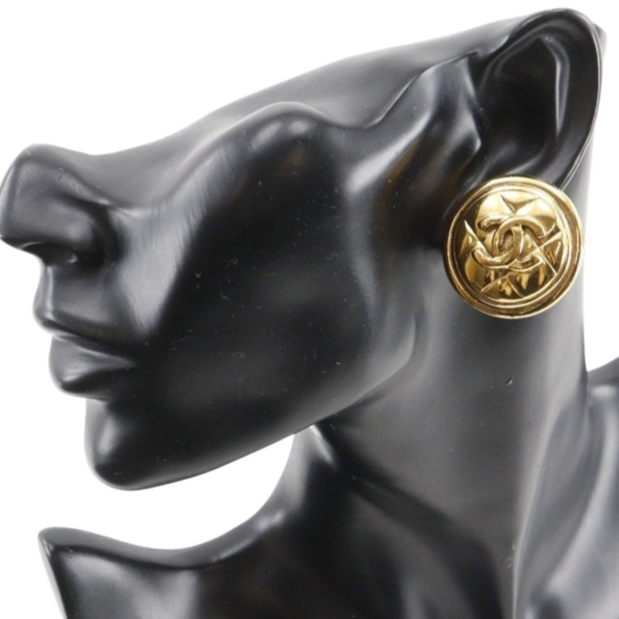CC Logo Clip-On Earrings Metal - Image 2