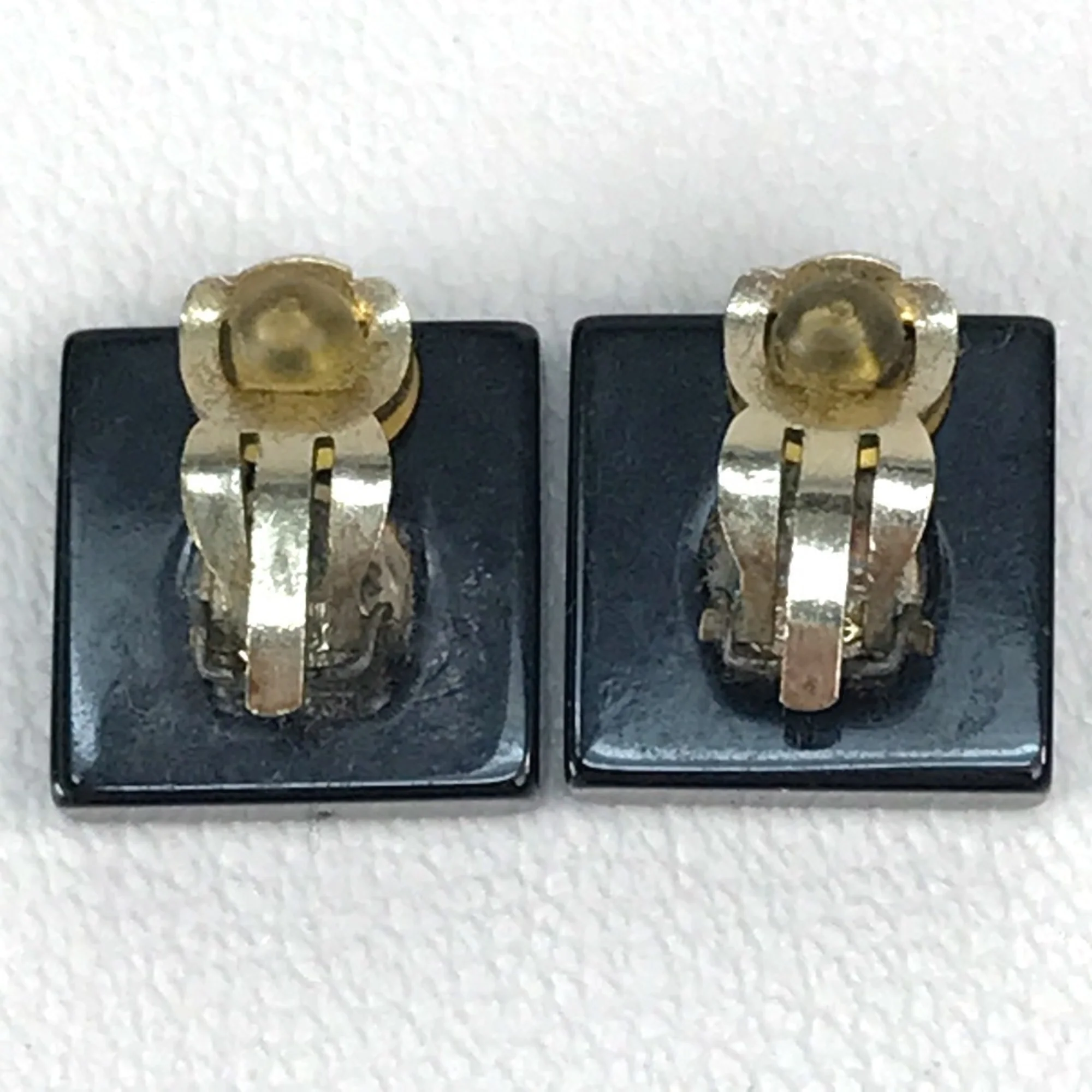 CC Logo Clip-On Earrings Metal - Image 2