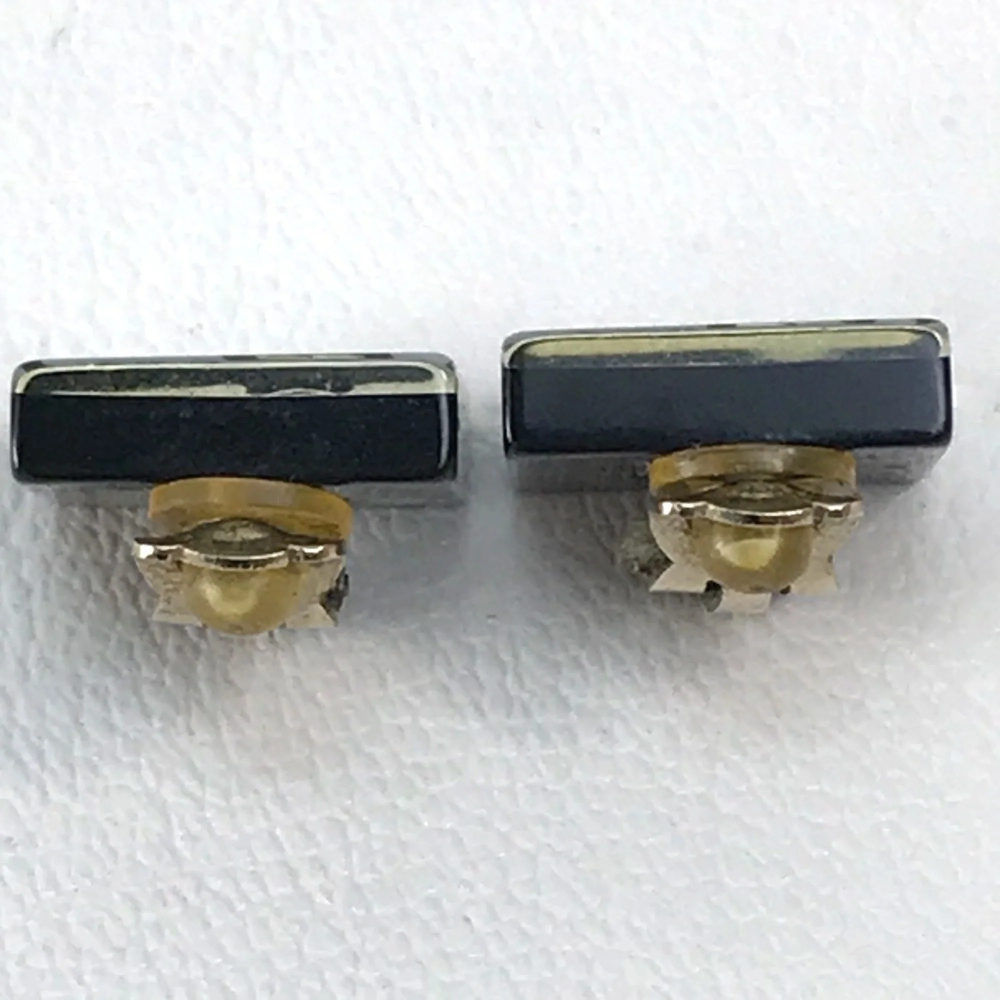 CC Logo Clip-On Earrings Metal - Image 3