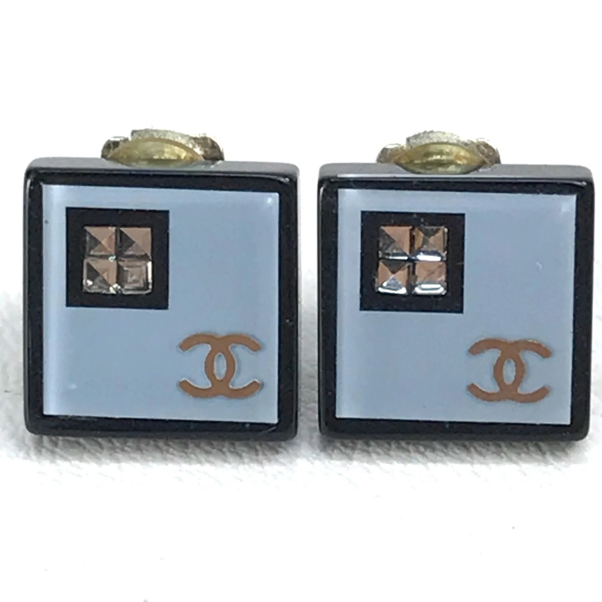 CC Logo Clip-On Earrings Metal - Image 8