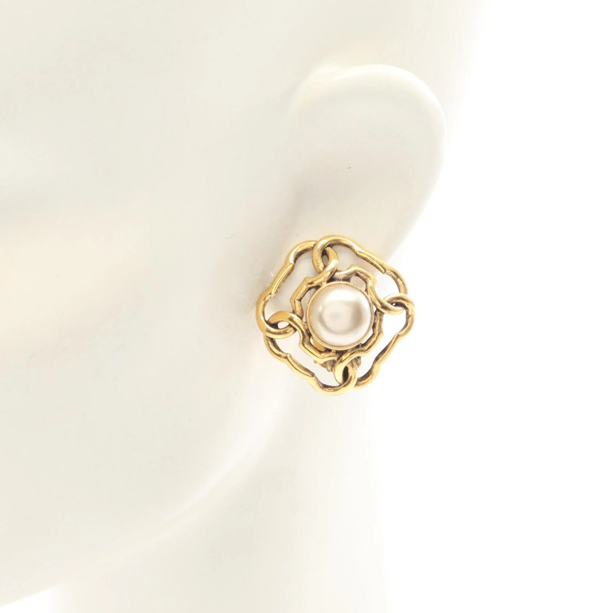 CC Logo Clip-On Earrings Metal Gold-Tone Metal - Image 4