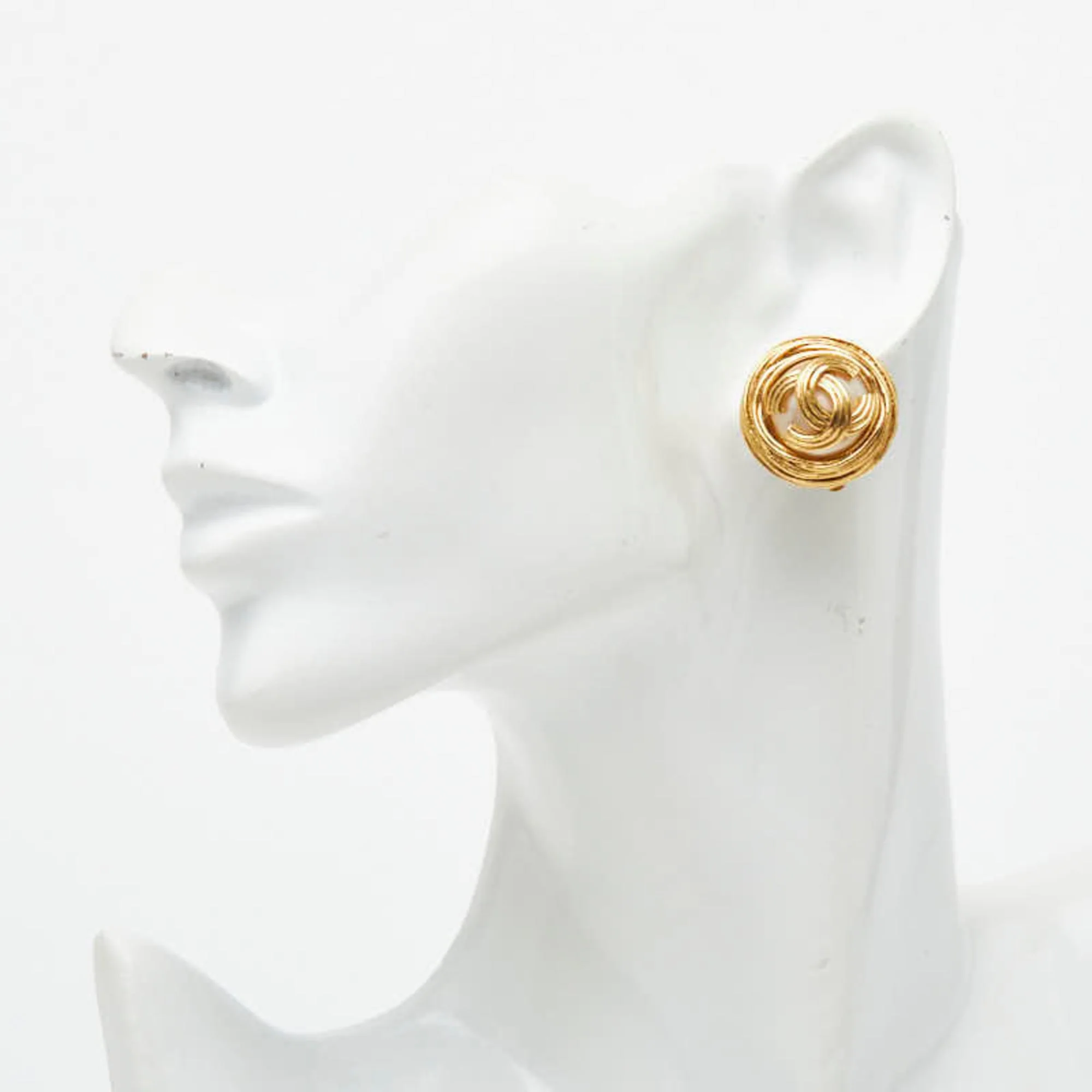CC Logo Clip-On Earrings Metal Gold-Tone Metal - Image 5