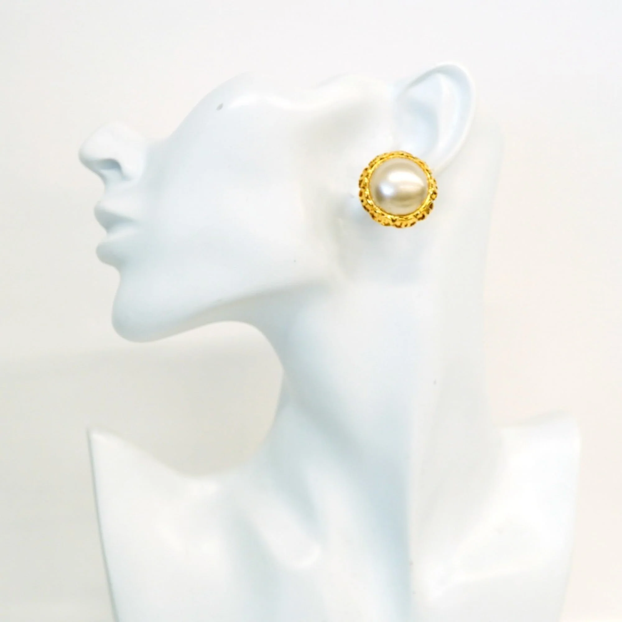 CC Logo Clip-On Earrings Metal Gold-Tone Metal - Image 5