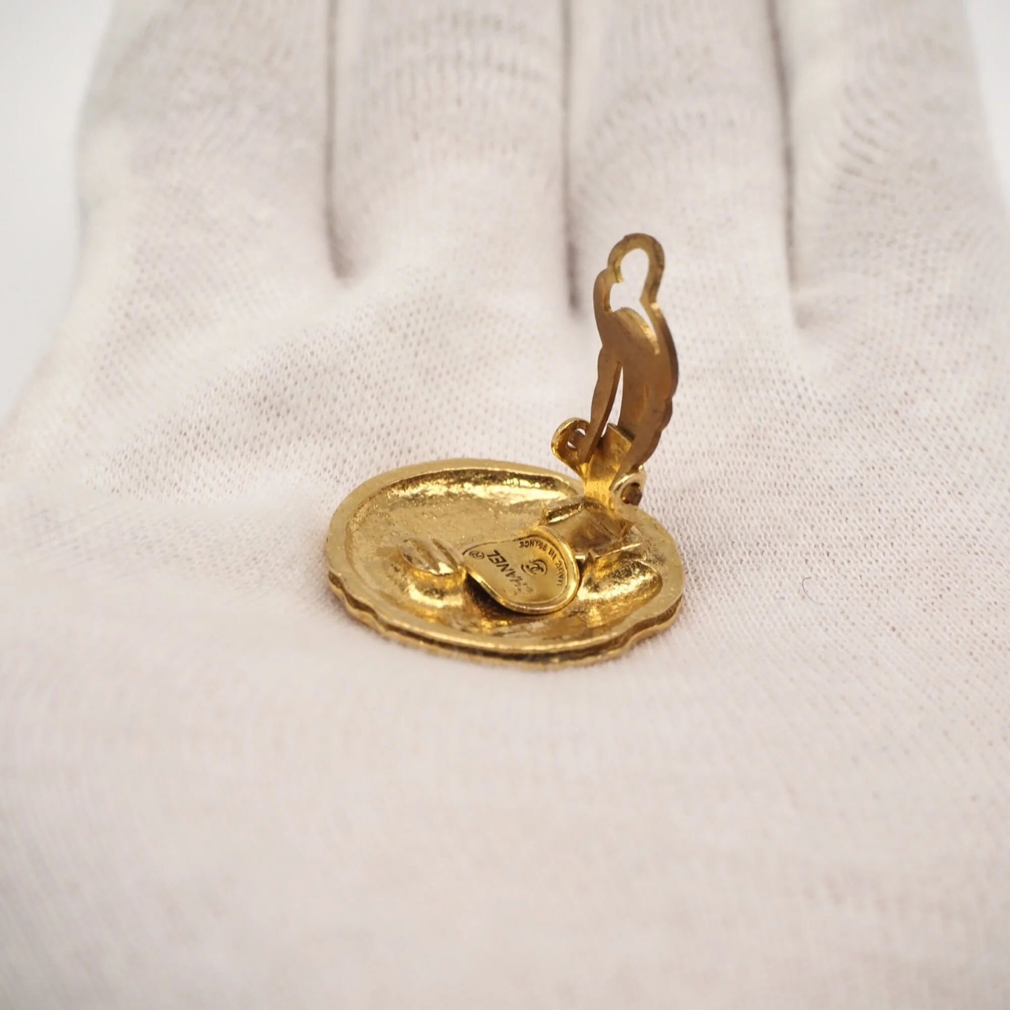 CC Logo Clip-On Earrings Metal Gold-Tone Metal - Image 6