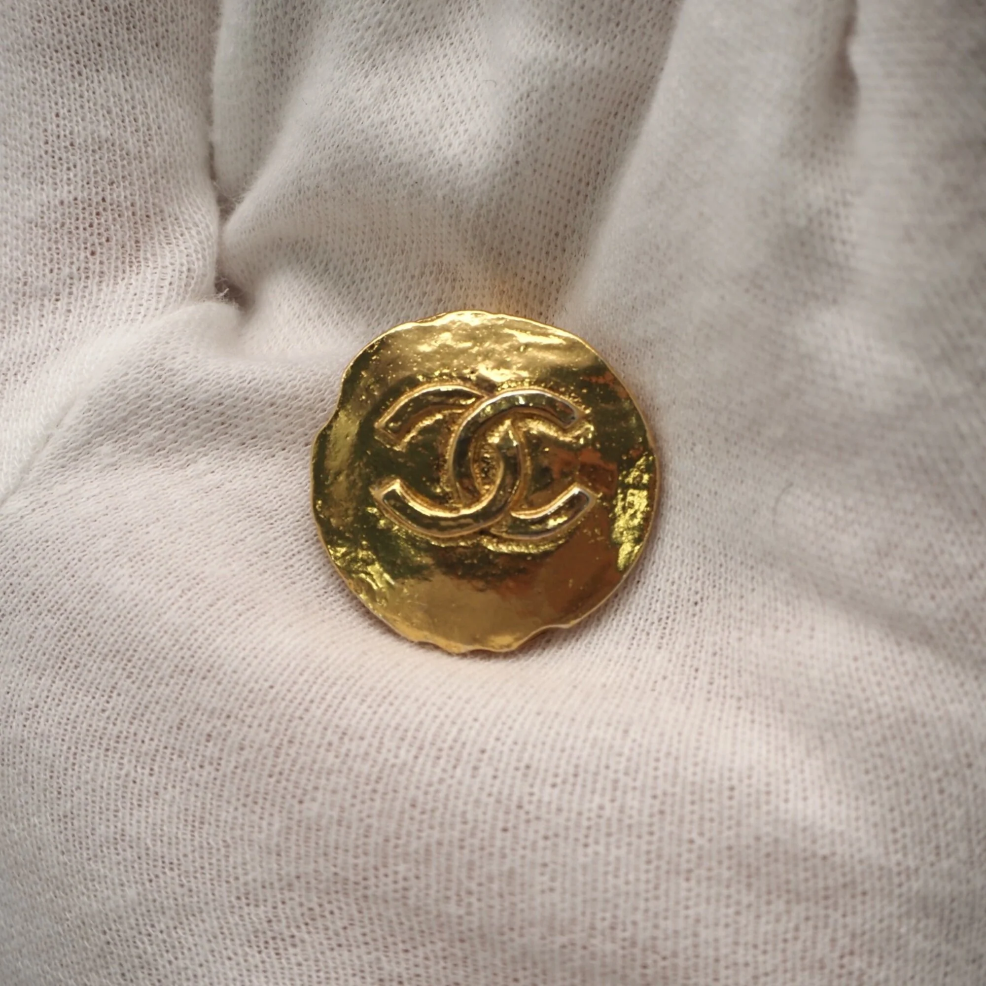 CC Logo Clip-On Earrings Metal Gold-Tone Metal - Image 8