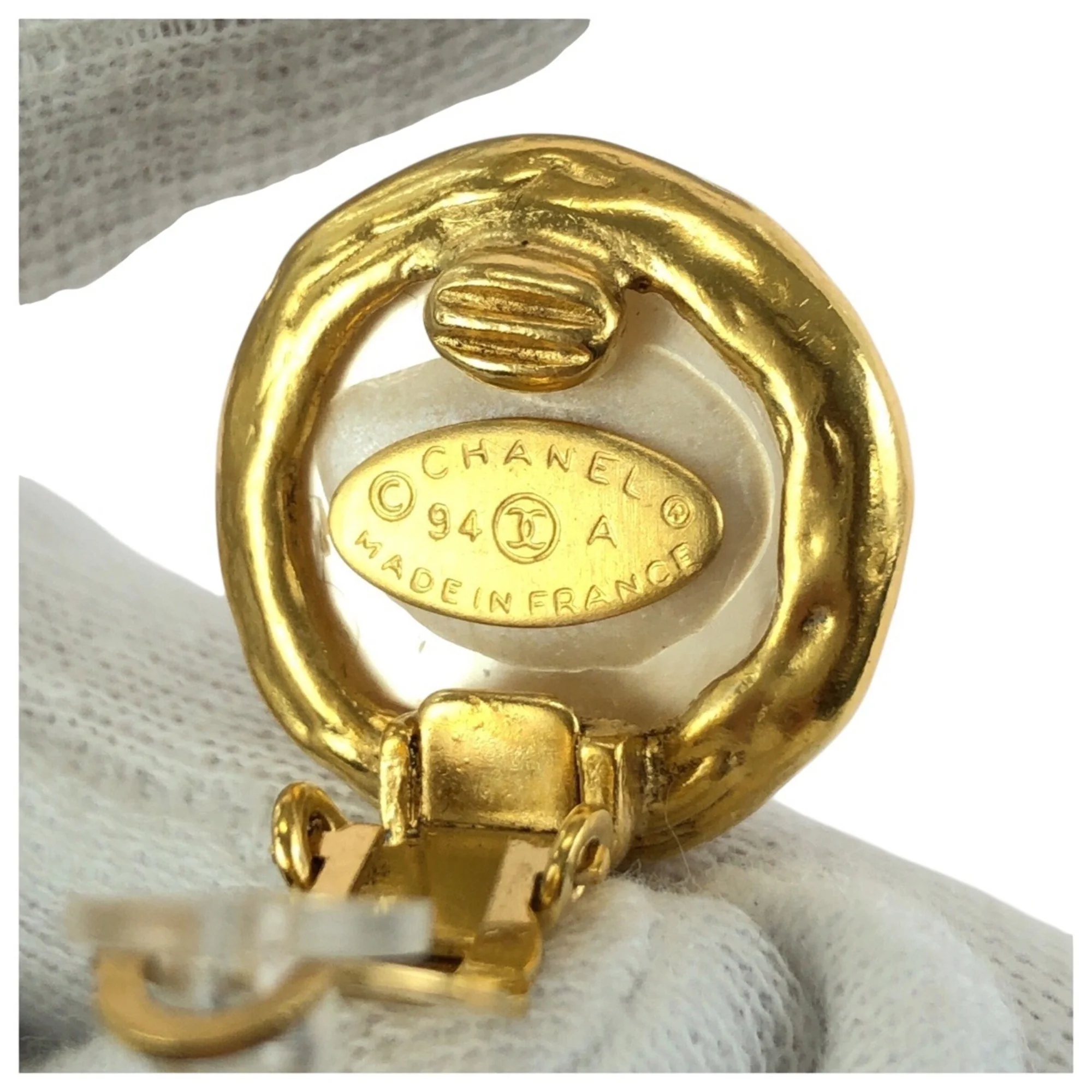 CC Logo Clip-On Earrings Metal Gold-Tone Metal - Image 4