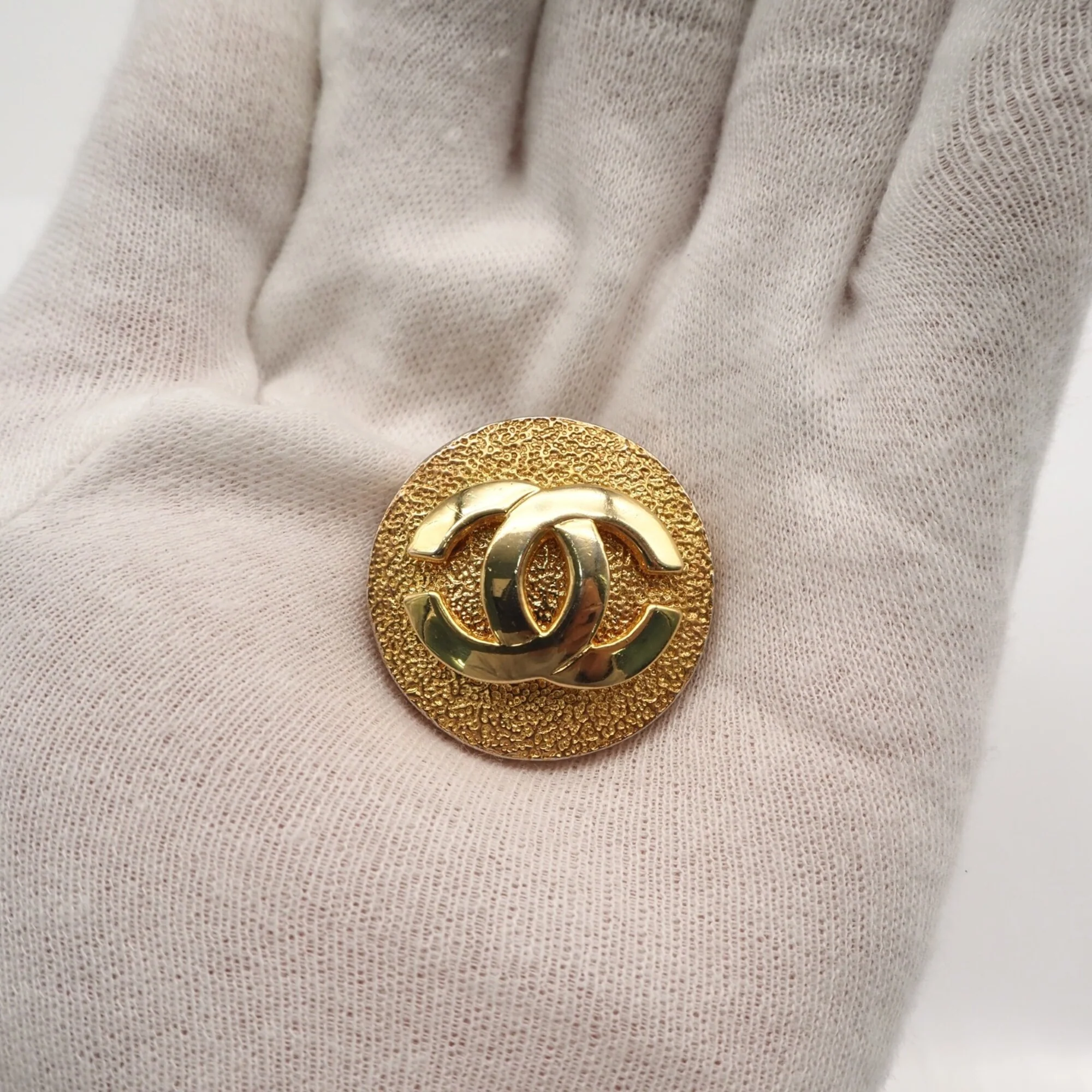CC Logo Earrings Metal Gold-Tone Metal - Image 4