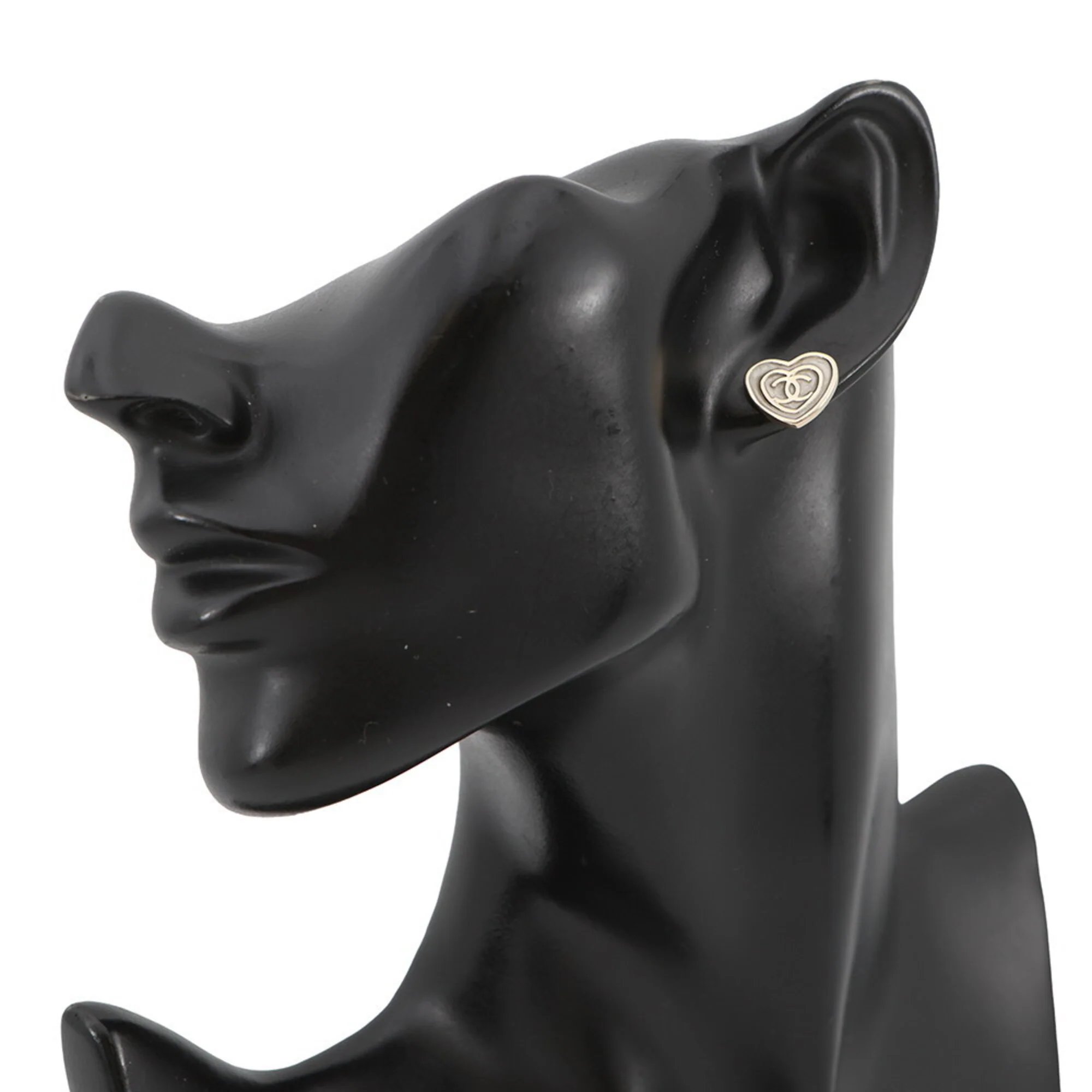 CC Logo Heart Earrings Metal - Image 4