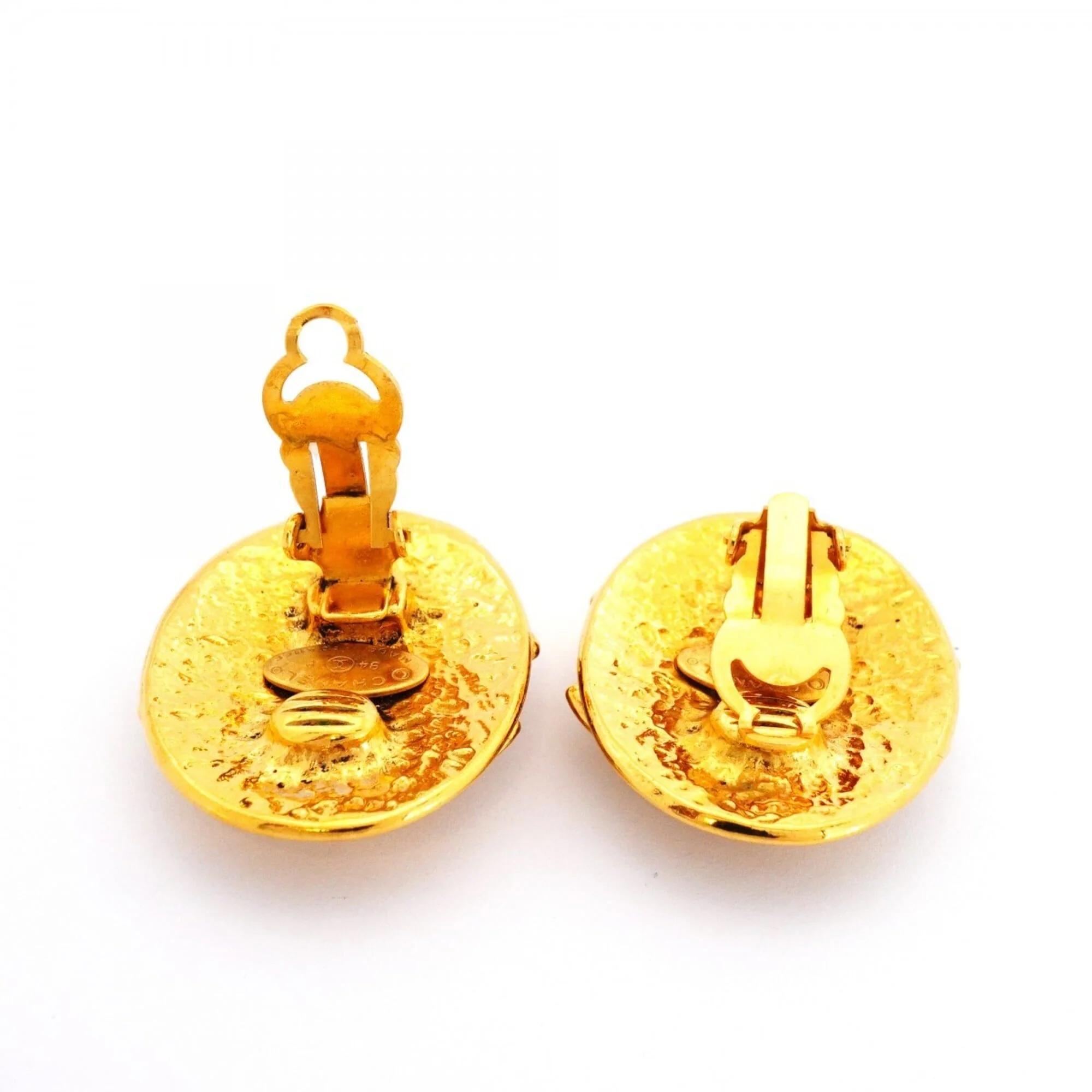 CC Logo Oval Clip-On Earrings Metal Gold-Tone Metal - Image 3