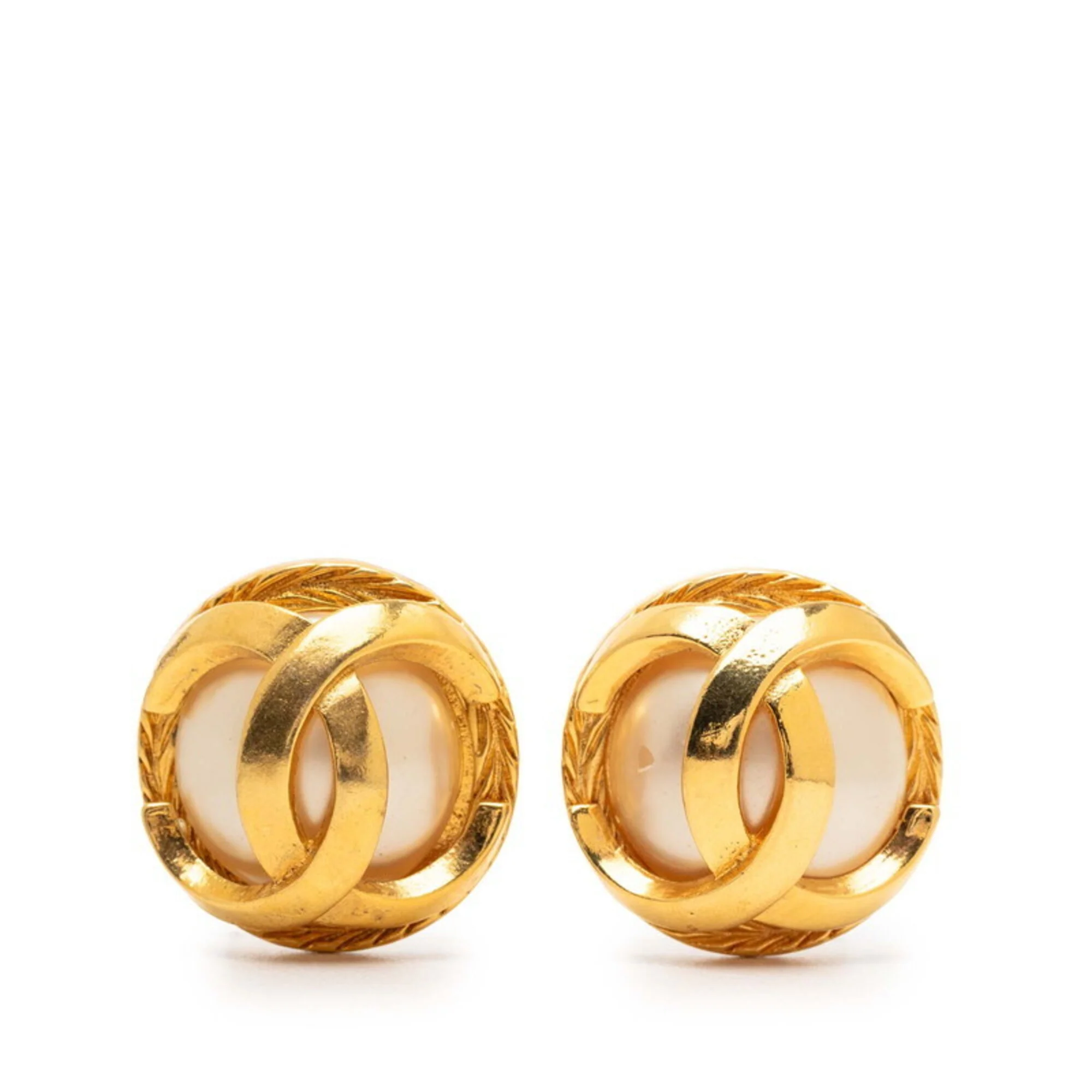 CC Logo Round Clip-On Earrings Metal Gold-Tone Metal