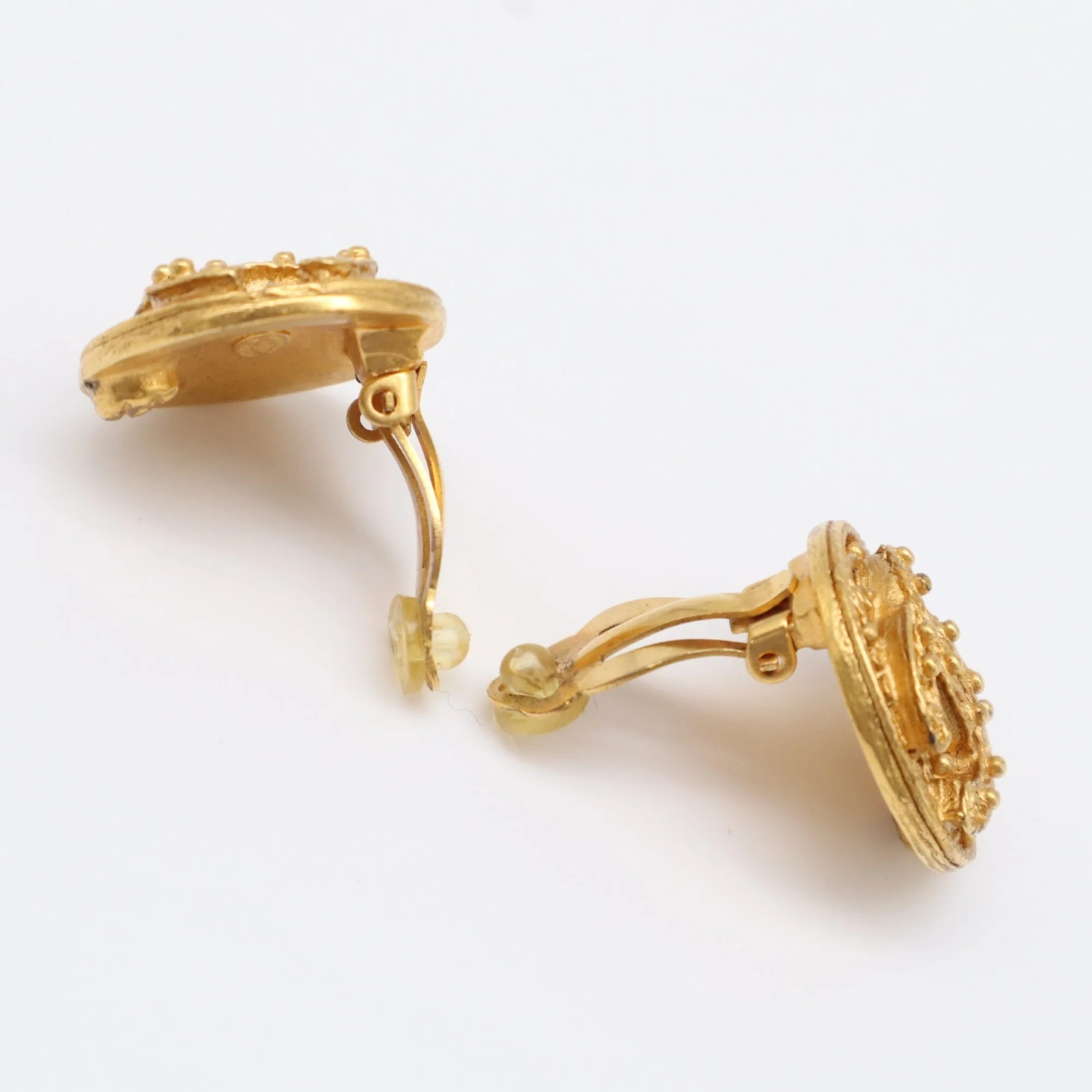 CC Logo Round Clip-On Earrings Metal Gold-Tone Metal - Image 6