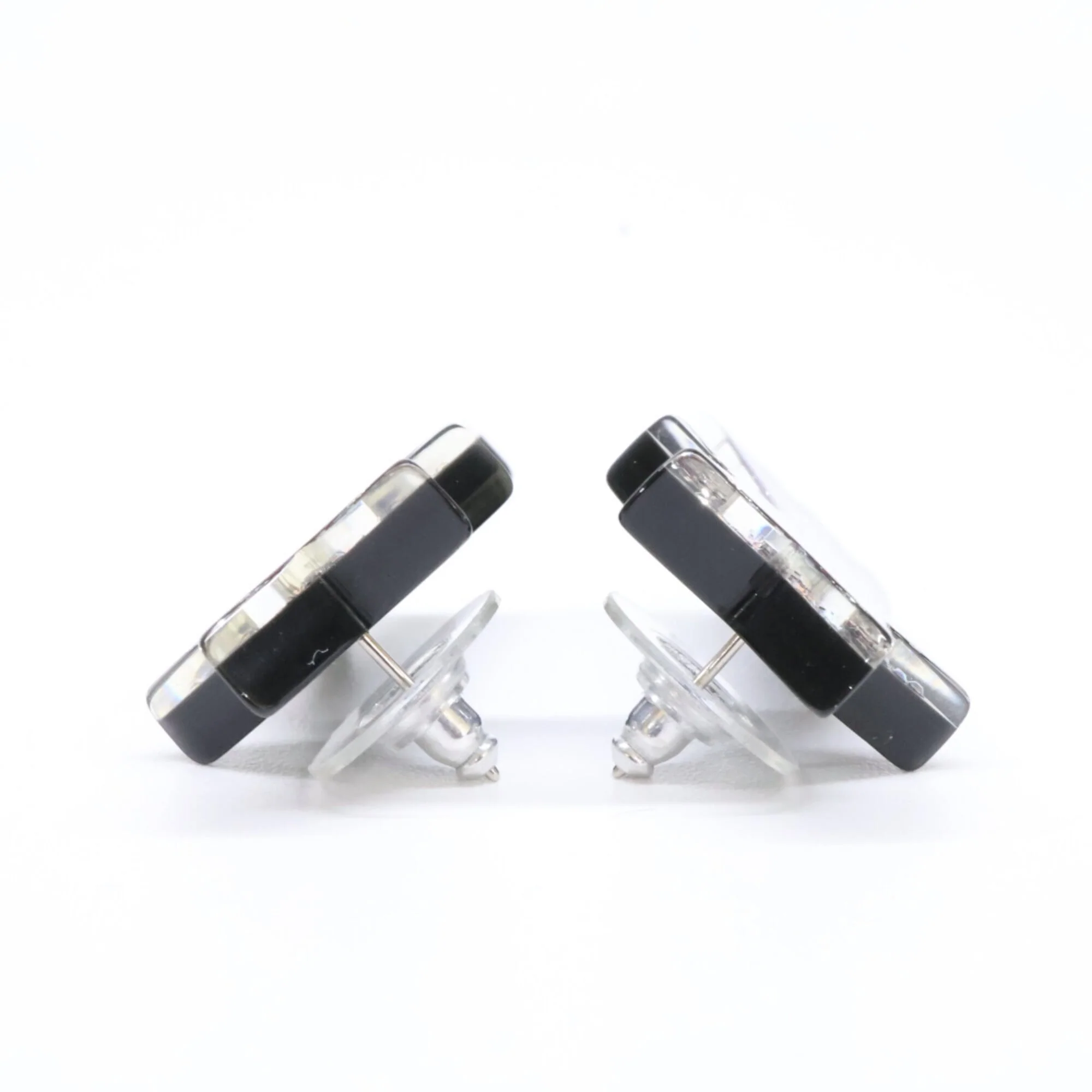 CC Logo Star Earrings Metal - Image 2