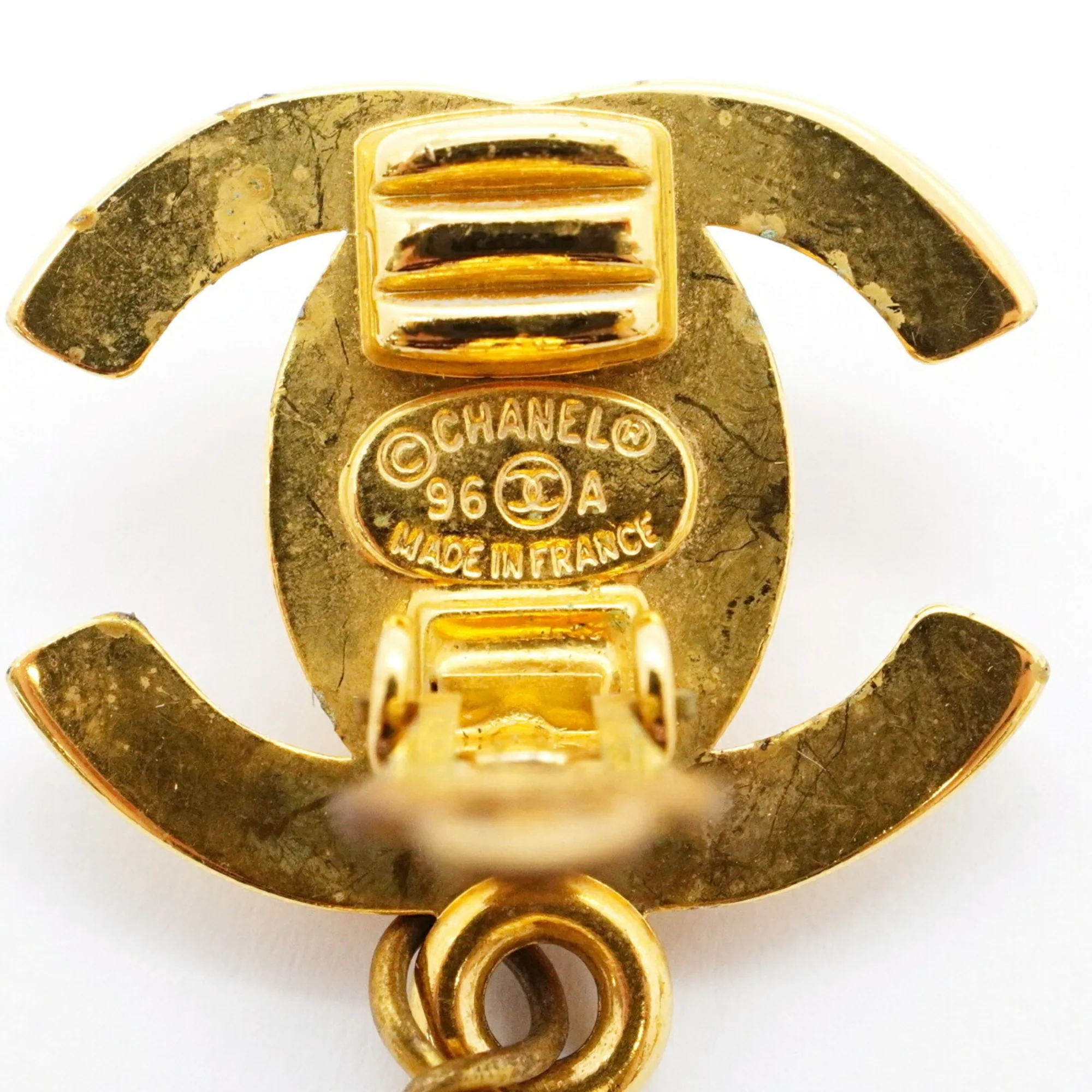 CC Logo Turnlock Clip-On Earrings Metal Gold-Tone Metal - Image 4