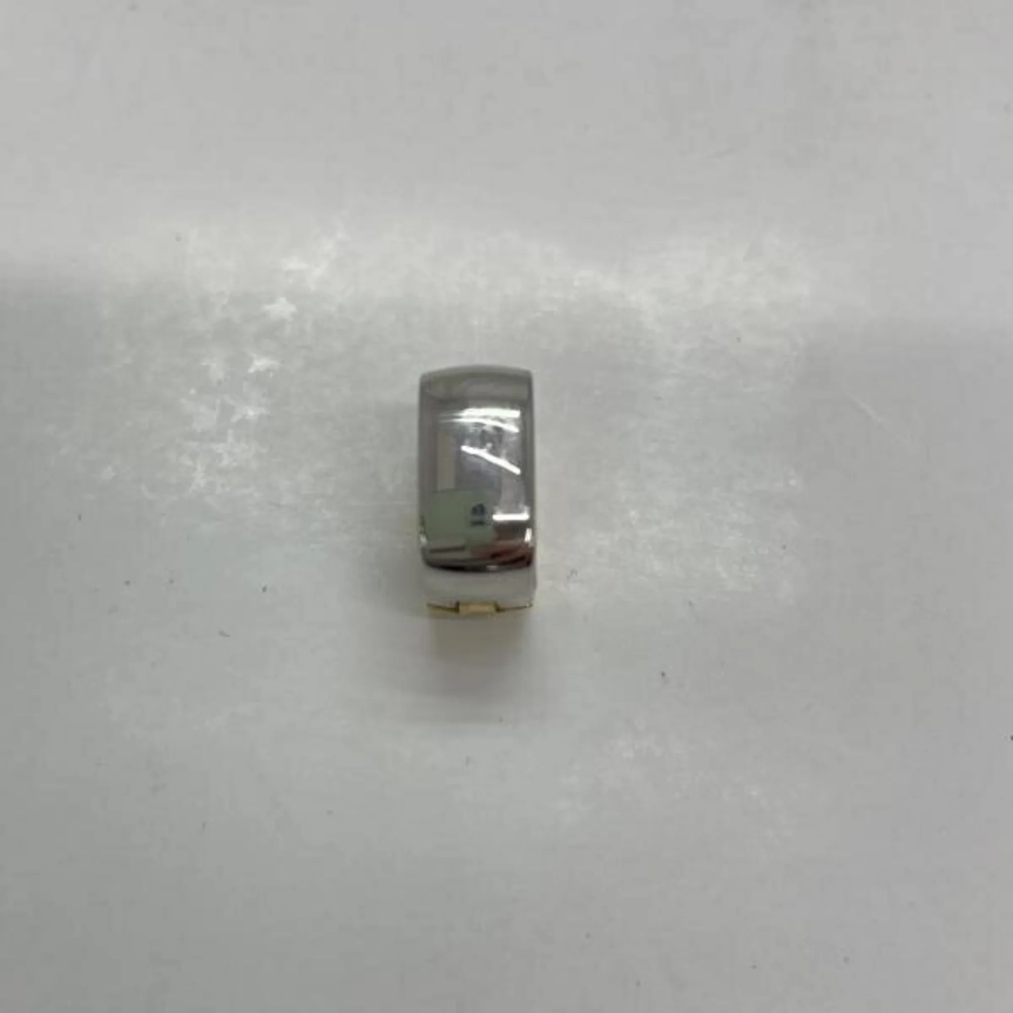 Single Earring Gold-Tone Metal - Image 3