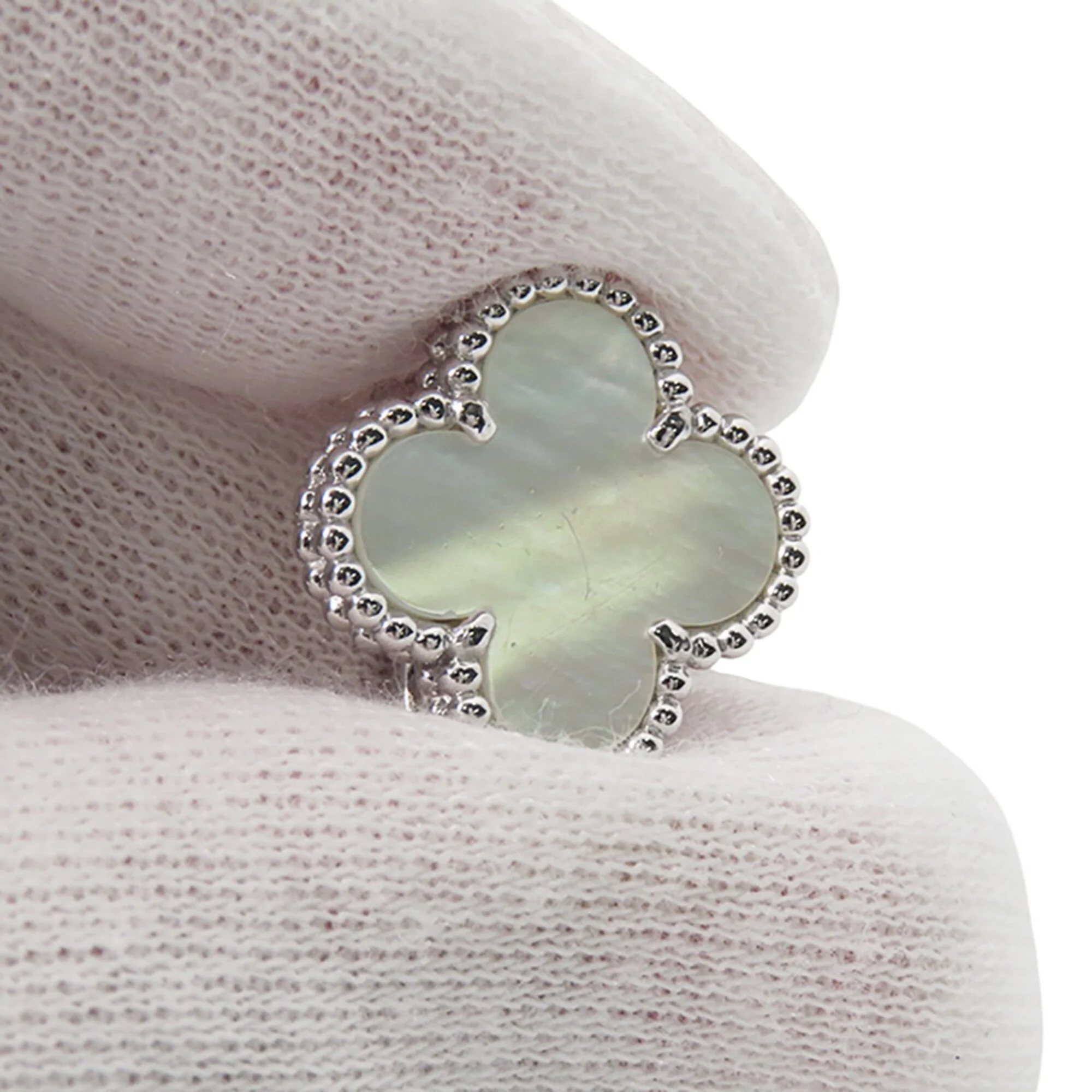 Alhambra Earrings 18K White Gold and Mother of Pearl 18K White Gold - Image 5