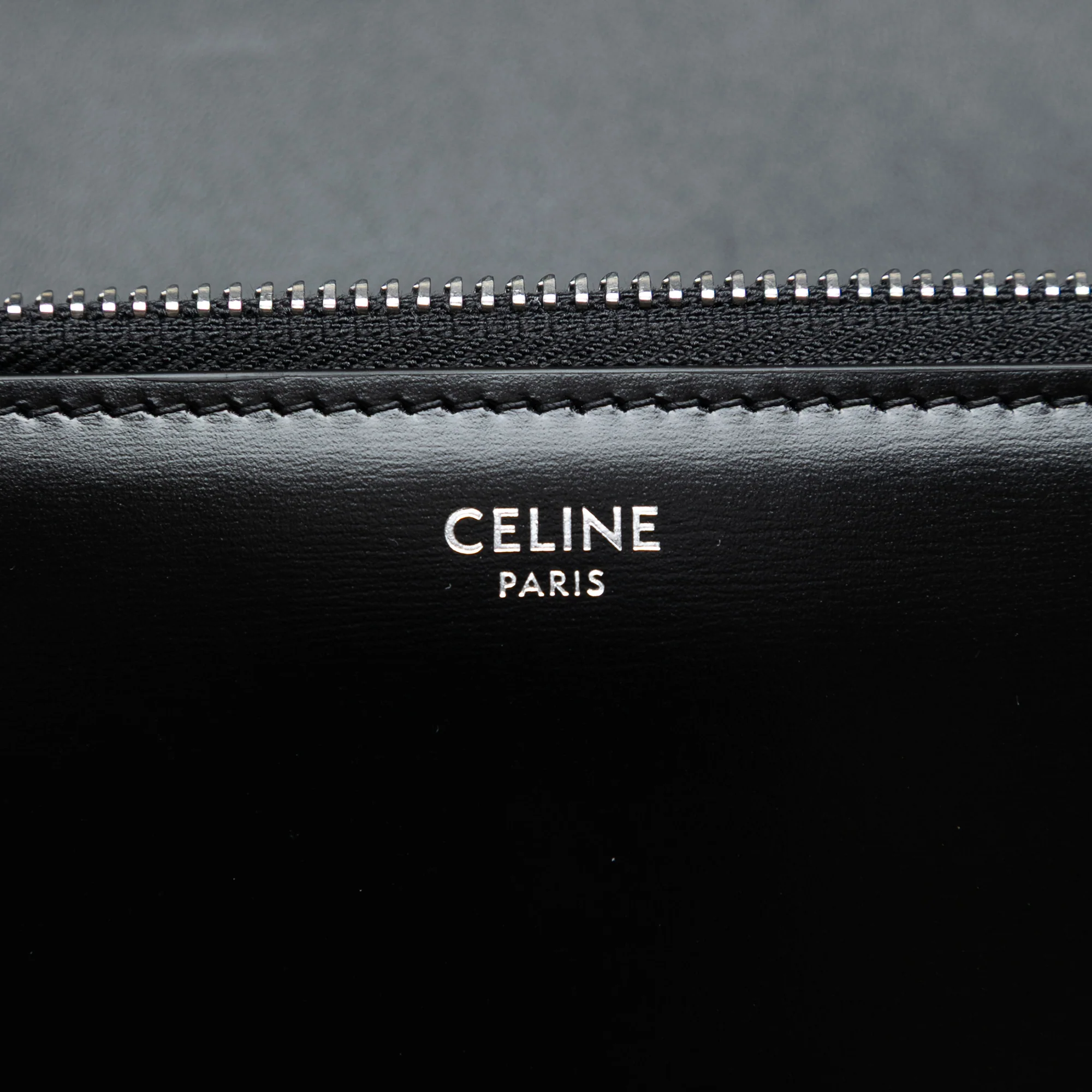 Margo Triomphe Wallet on Chain Leather - Image 5