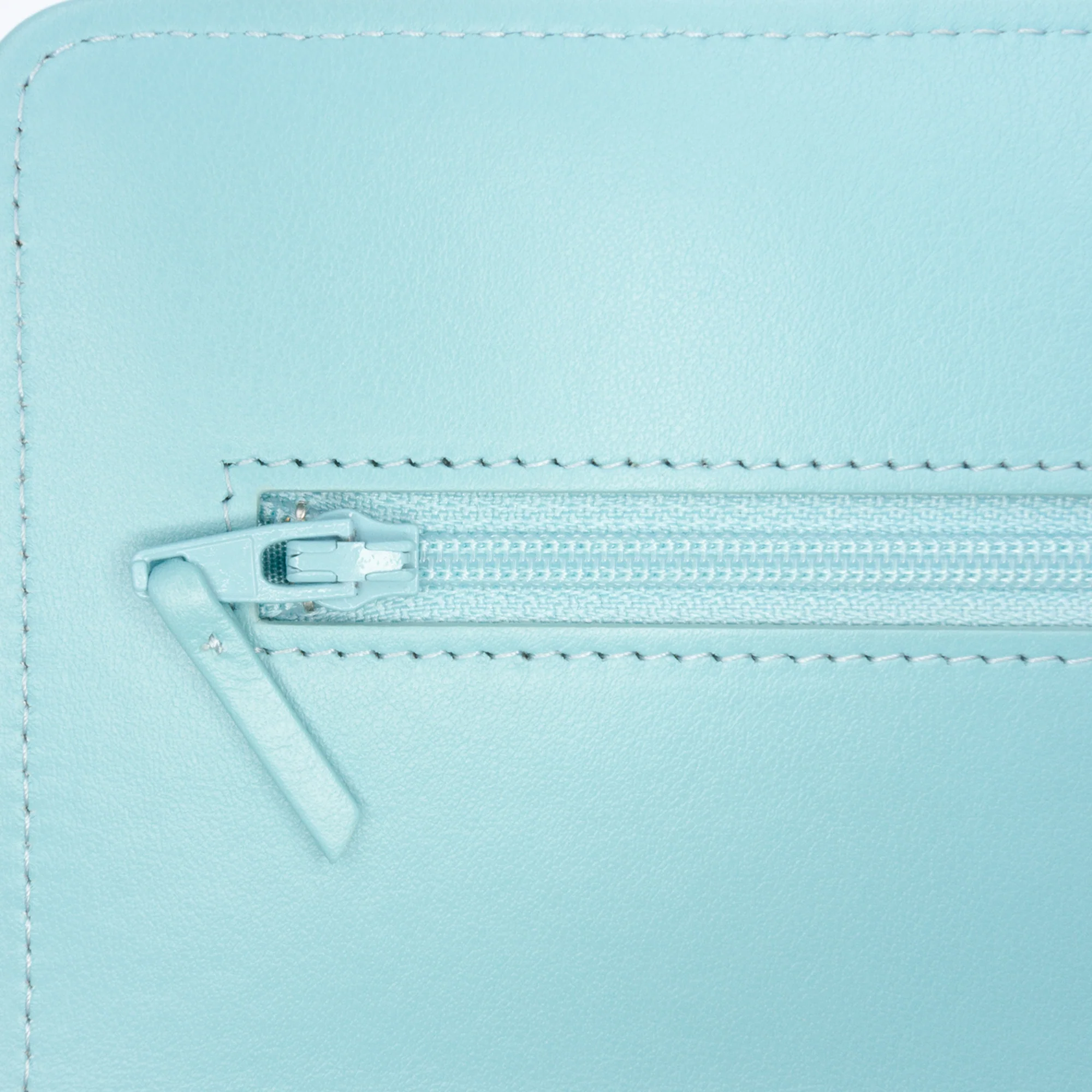 19 Wallet on Chain Quilted Denim - Image 5