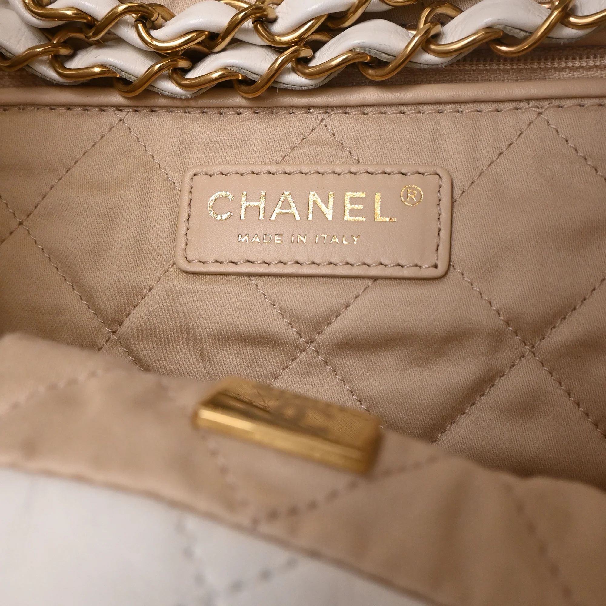 22 Chain Hobo Quilted Calfskin Small - Image 6