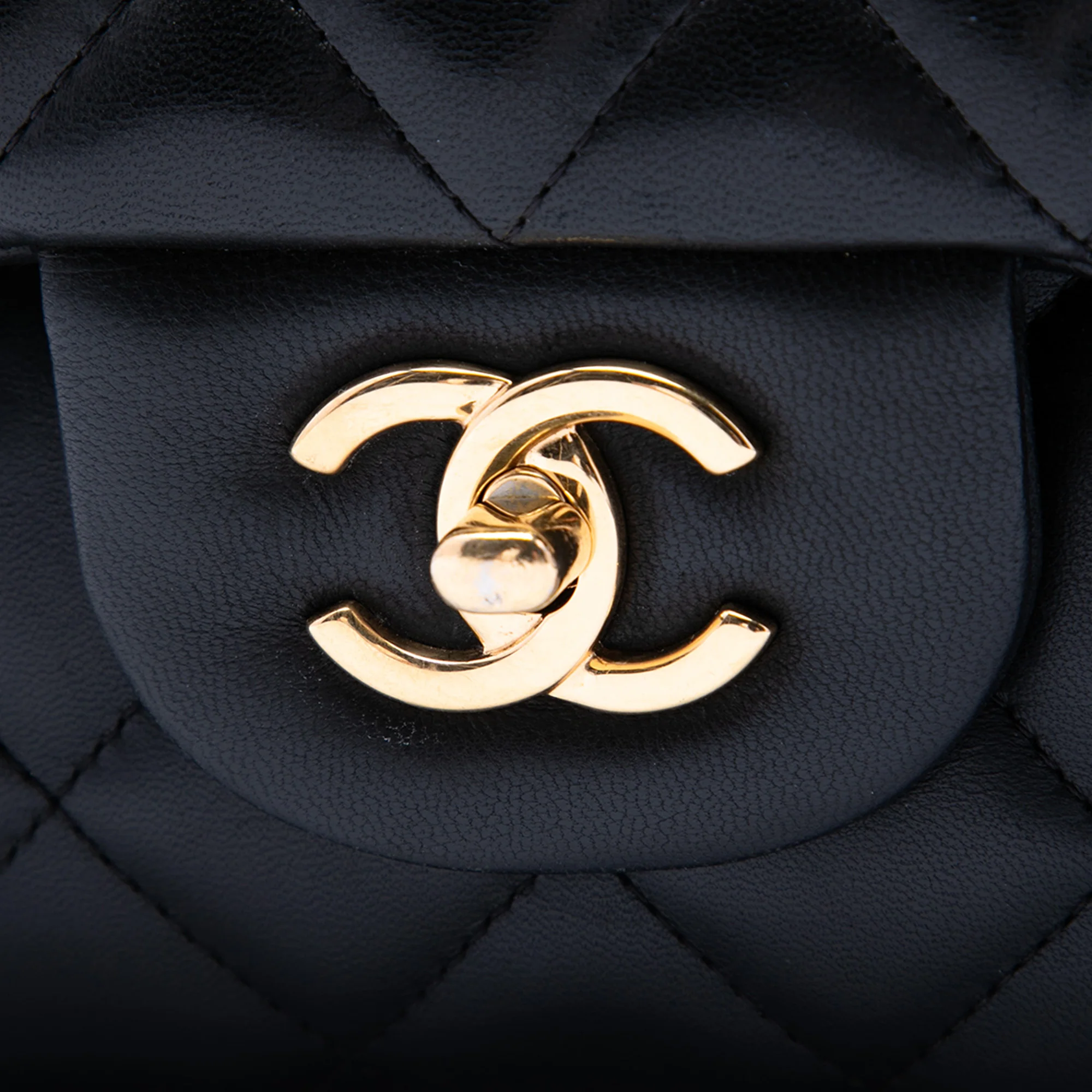 Classic Double Flap Bag Quilted Lambskin Jumbo - Image 5