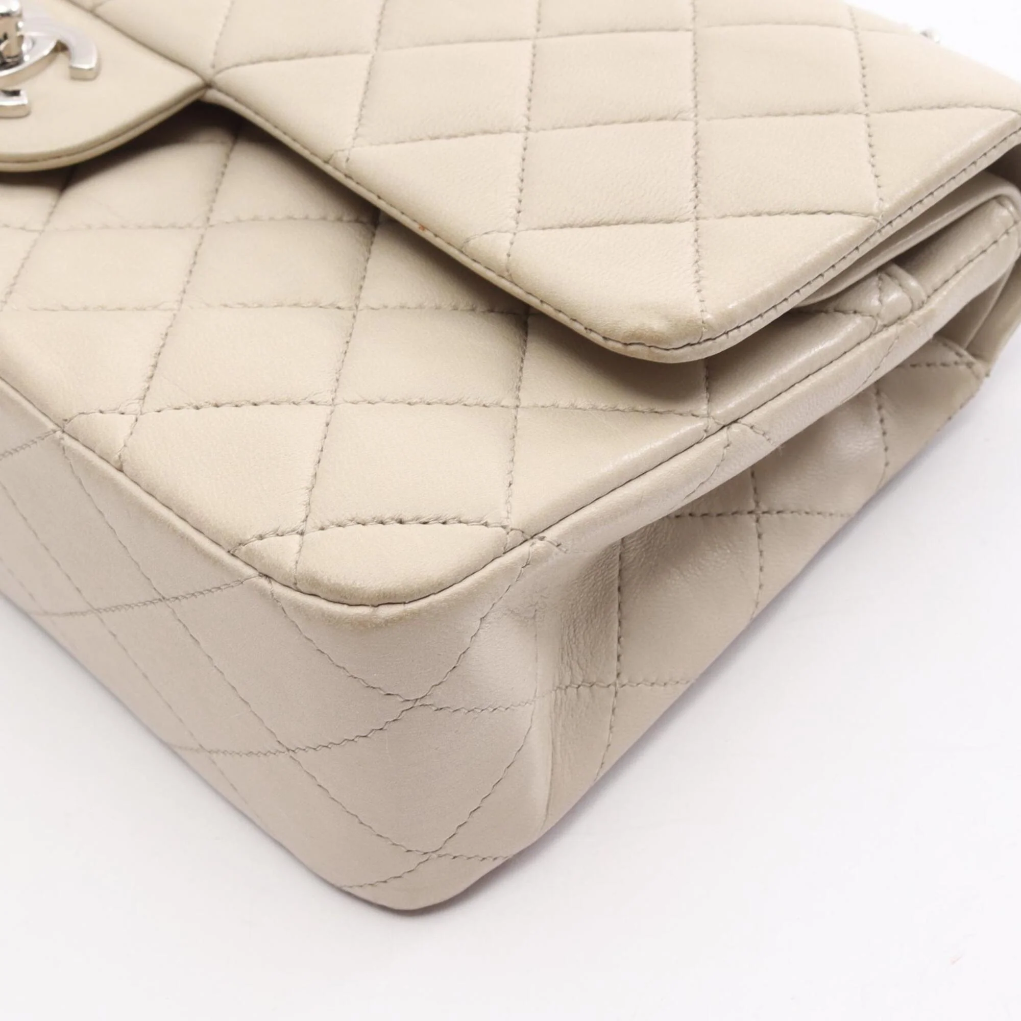 Classic Double Flap Bag Quilted Lambskin Medium - Image 9