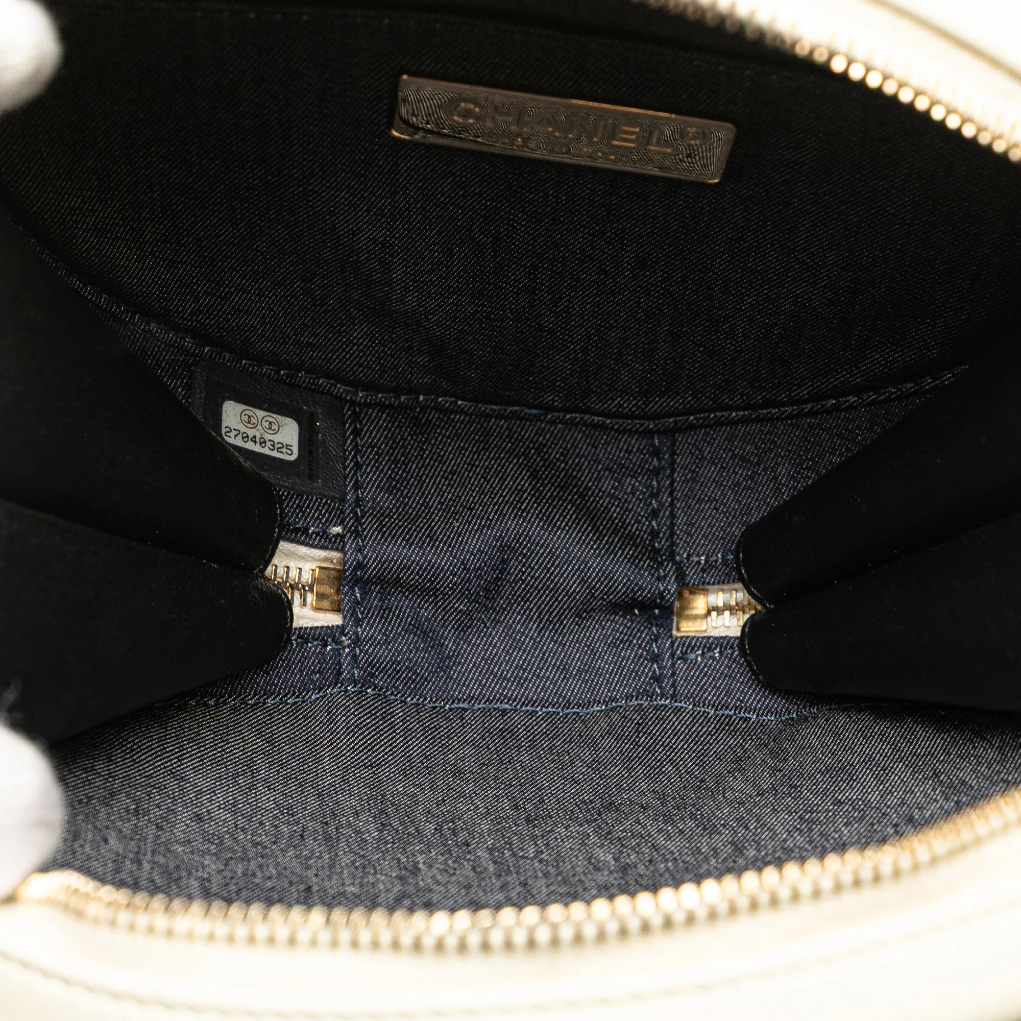 En Vogue Round Bag Crumpled Calfskin Small - Image 4