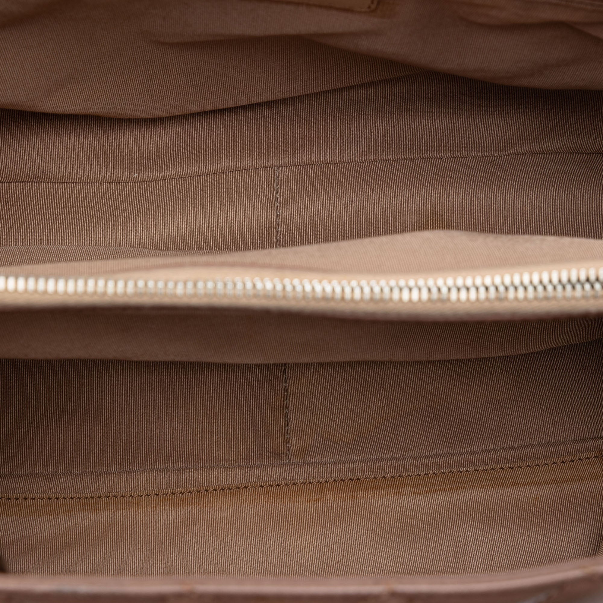 Grand Shopping Tote Quilted Caviar - Image 4