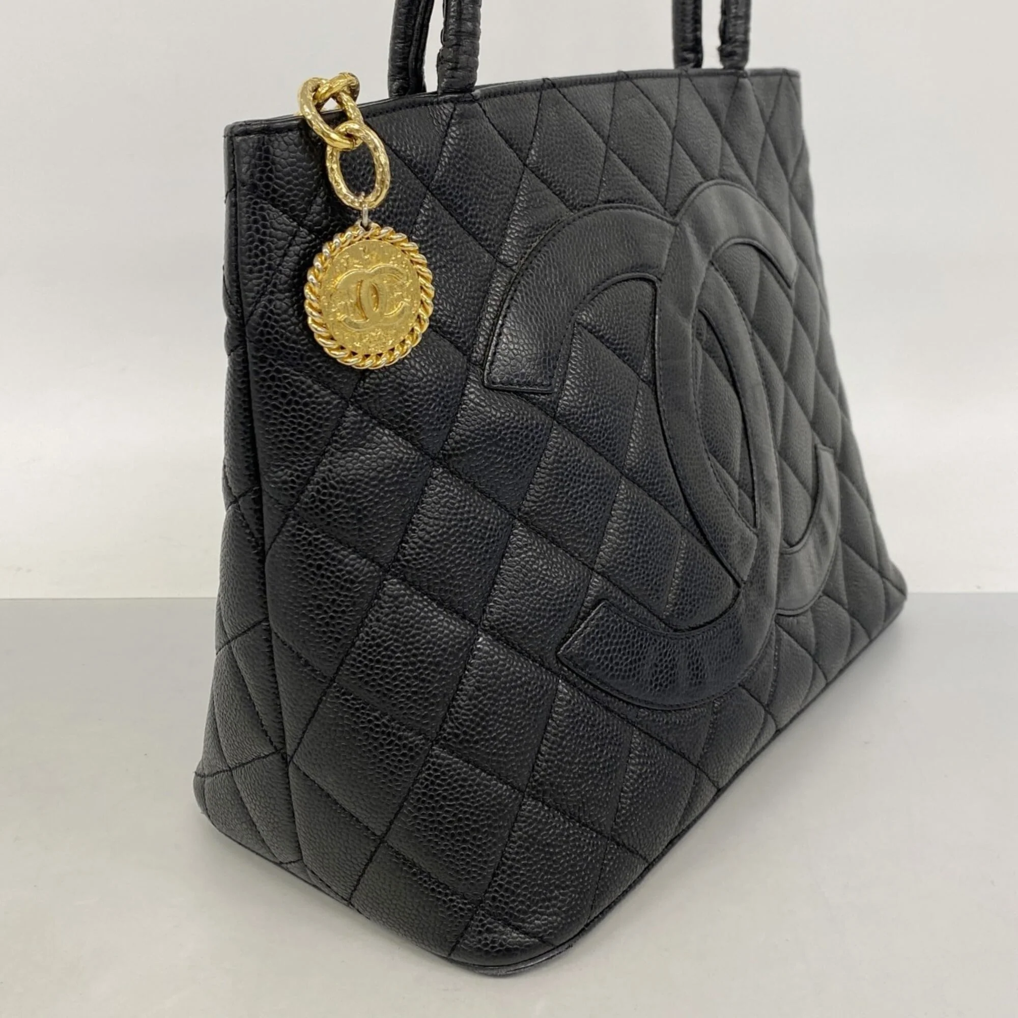 Medallion Tote Quilted Caviar - Image 2