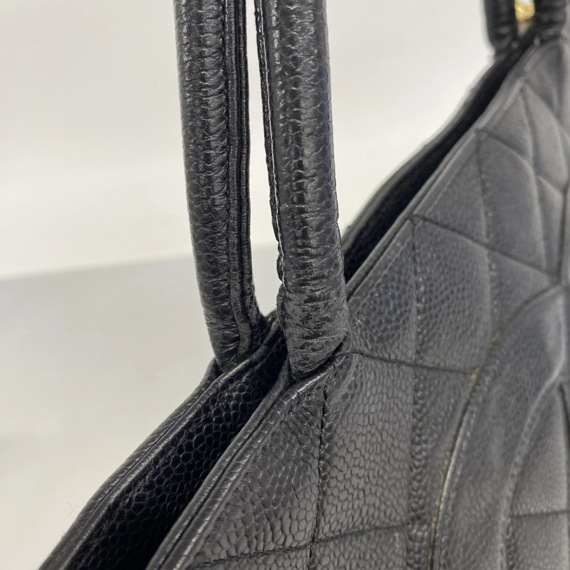 Medallion Tote Quilted Caviar - Image 7