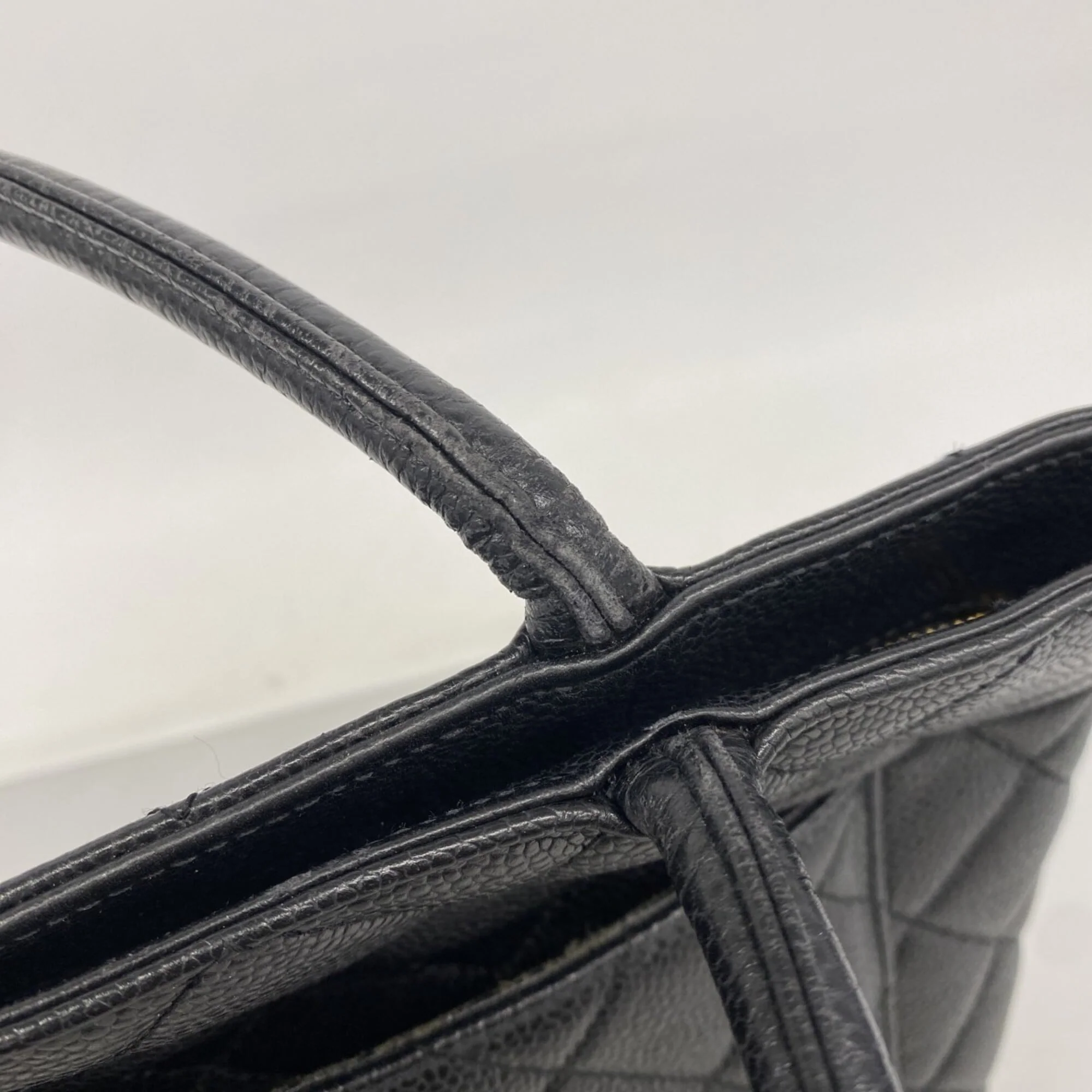 Medallion Tote Quilted Caviar - Image 8