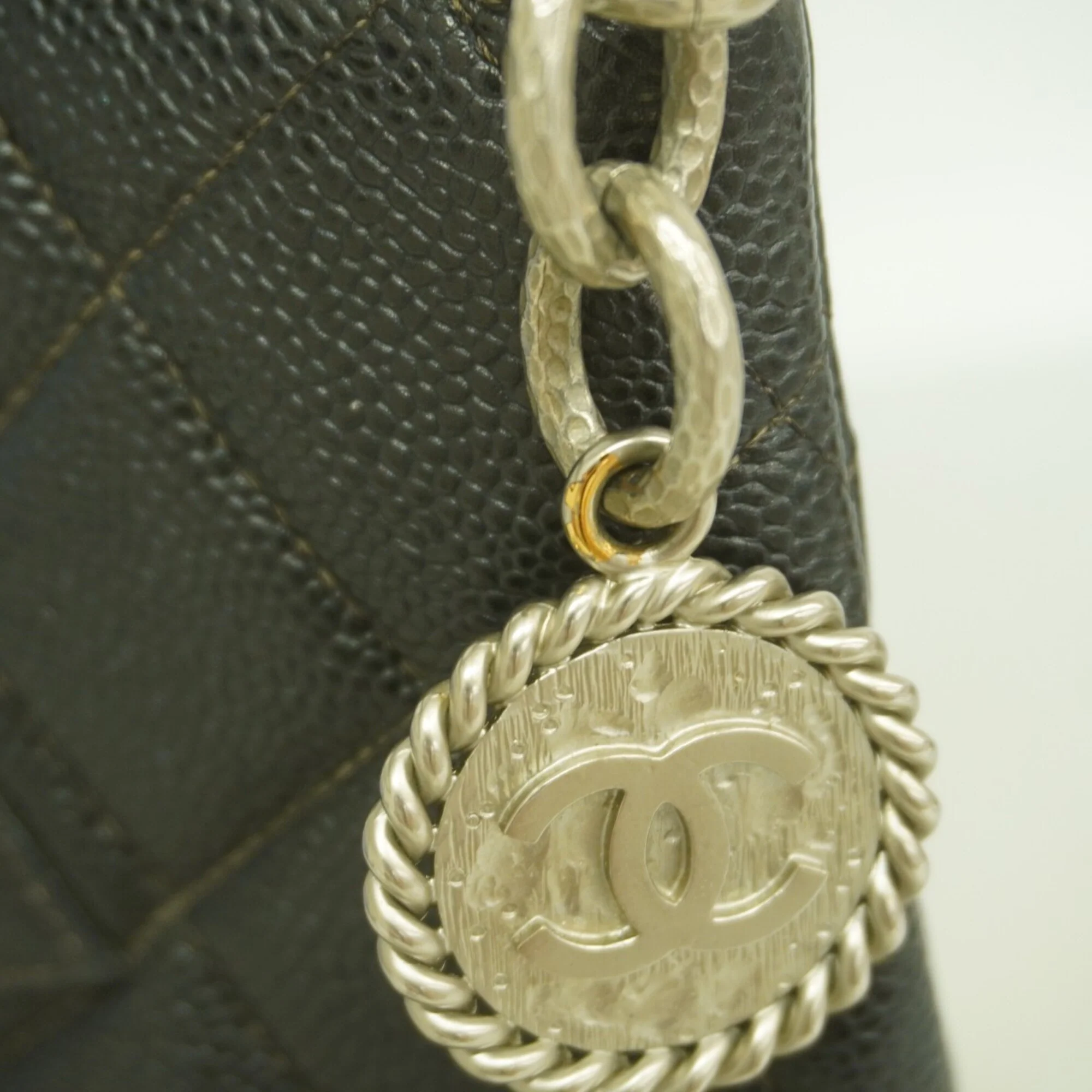 Medallion Tote Quilted Caviar - Image 8
