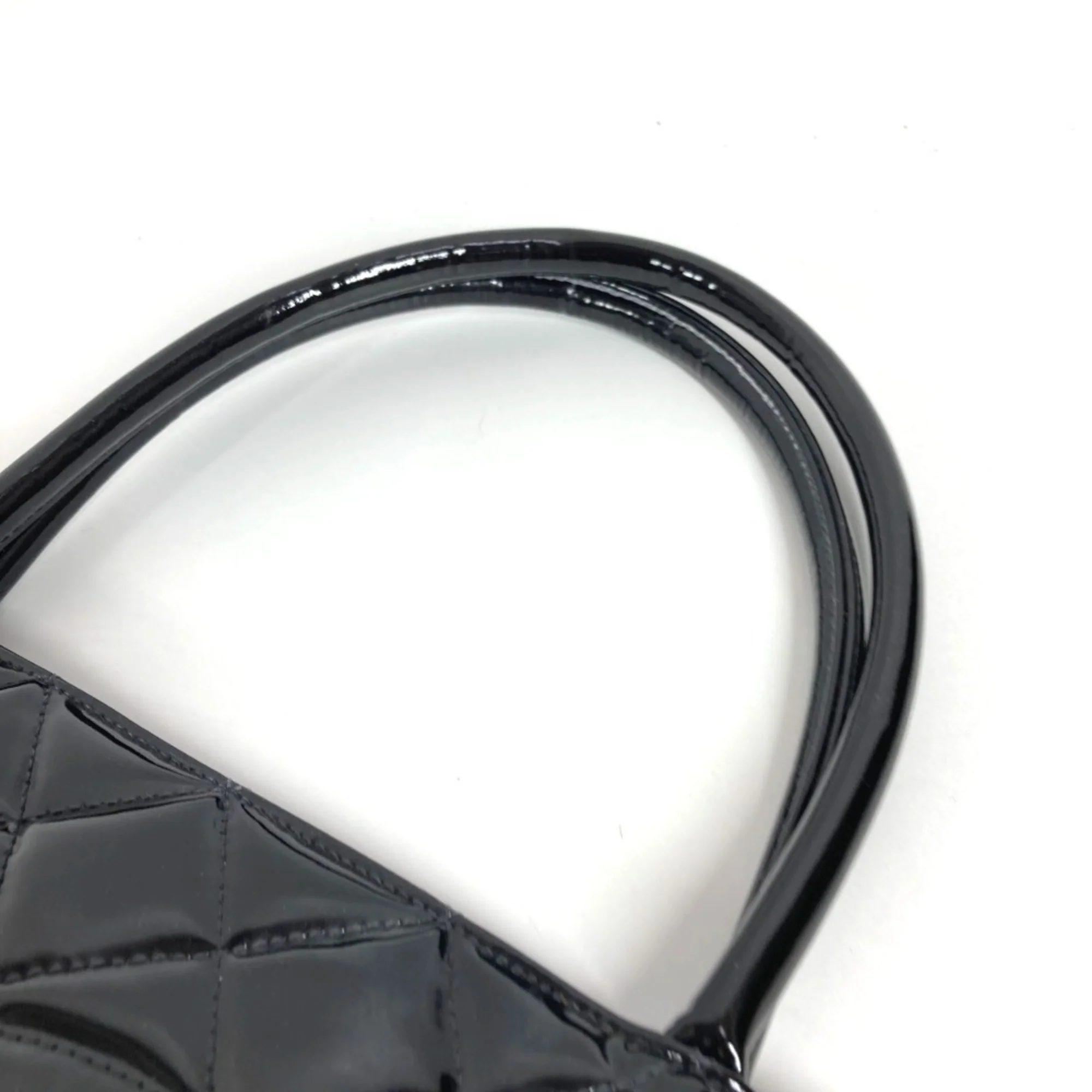 Medallion Tote Quilted Patent - Image 8