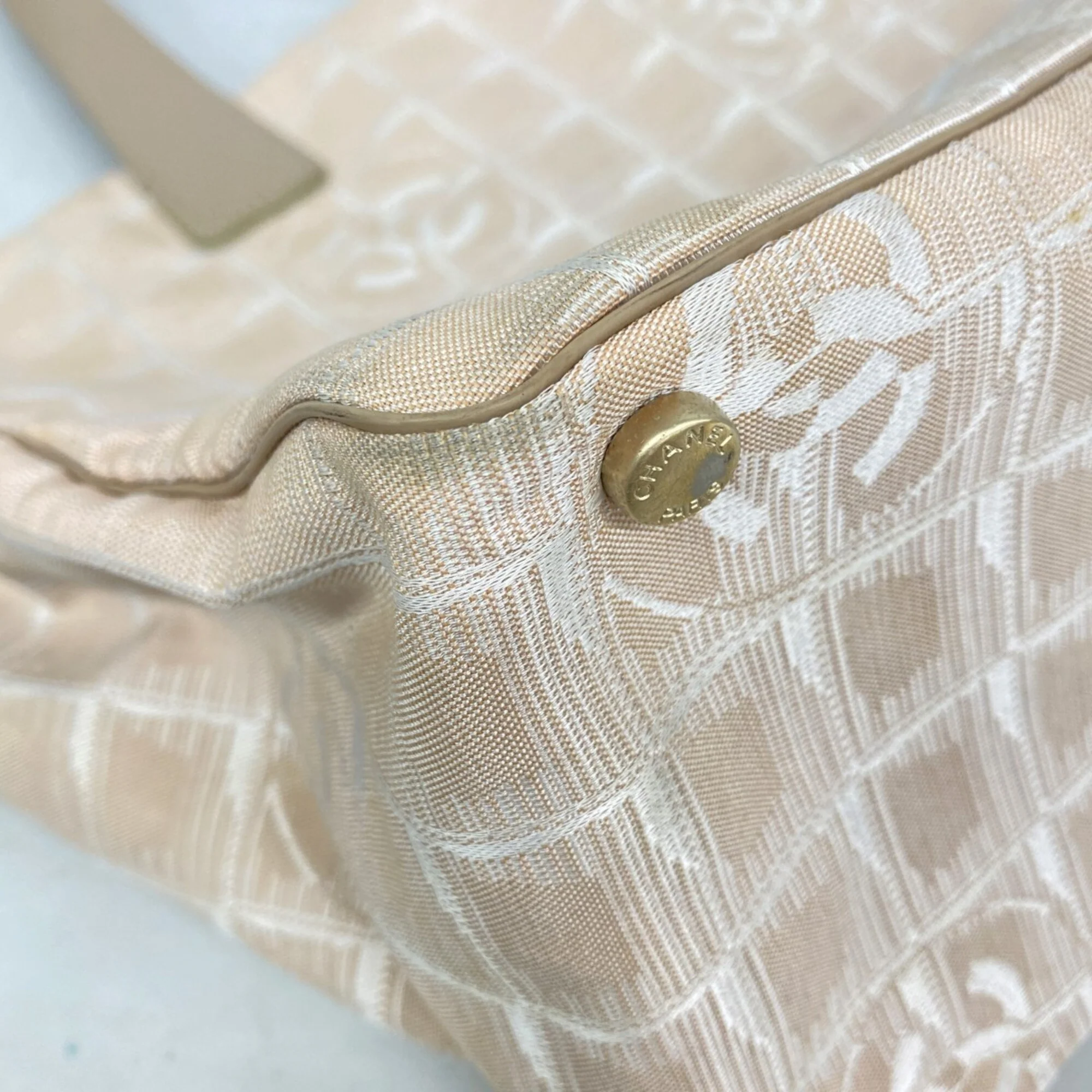 Travel Line Tote Nylon Medium - Image 6