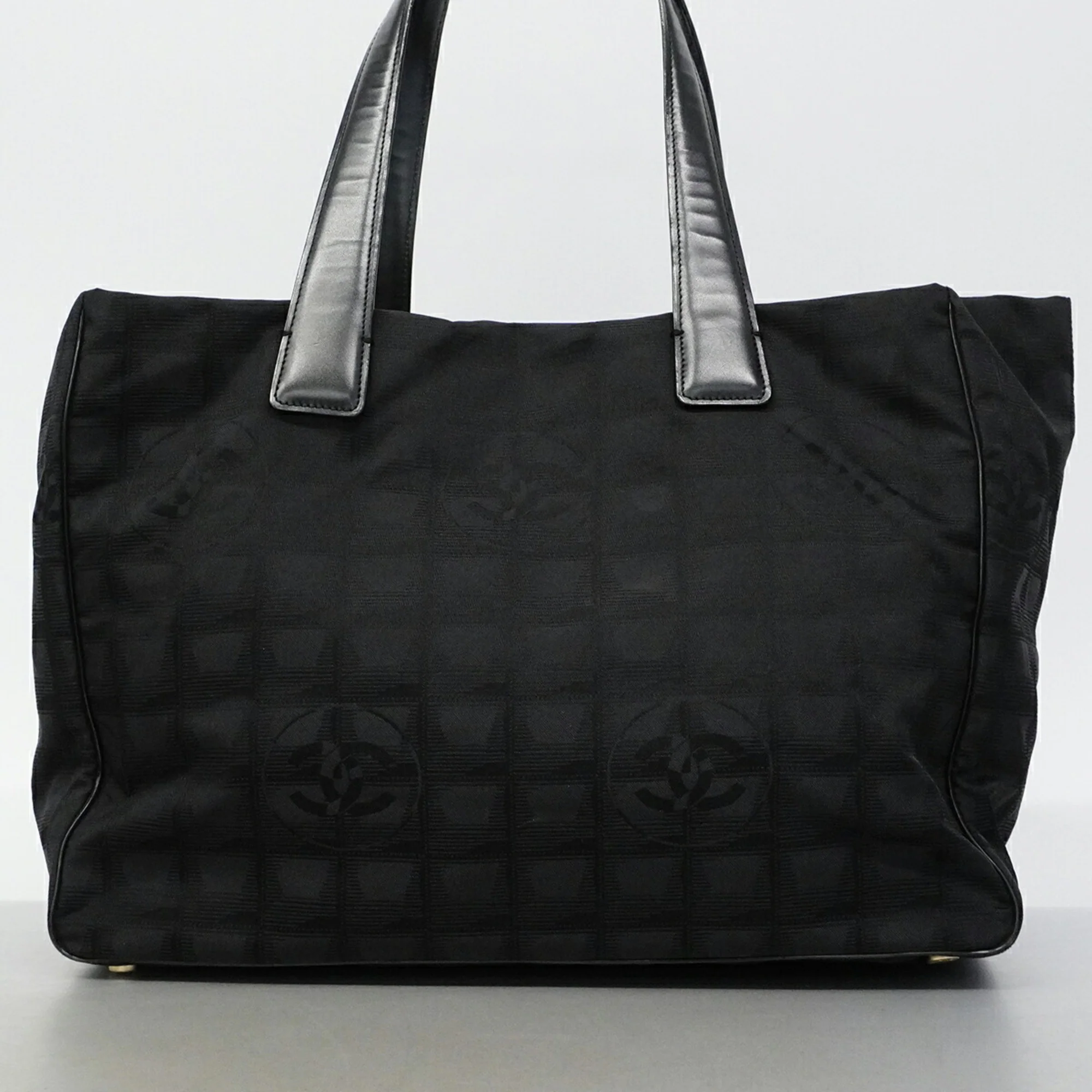 Travel Line Tote Nylon Medium - Image 9