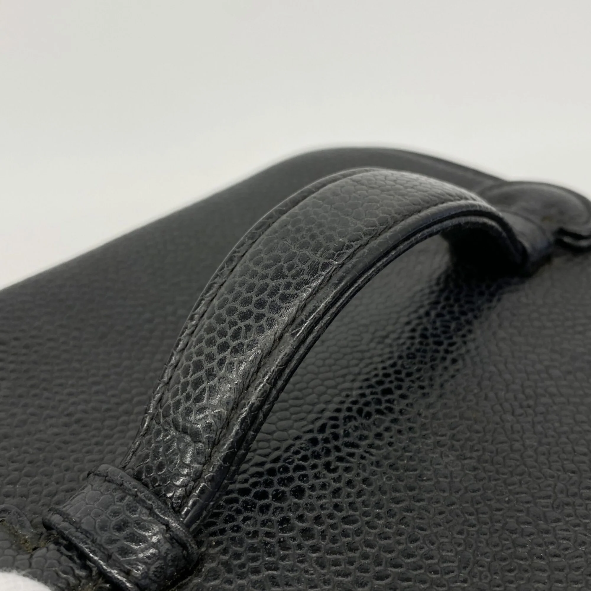 Vintage Timeless Cosmetic Case Caviar Tall - Image 9
