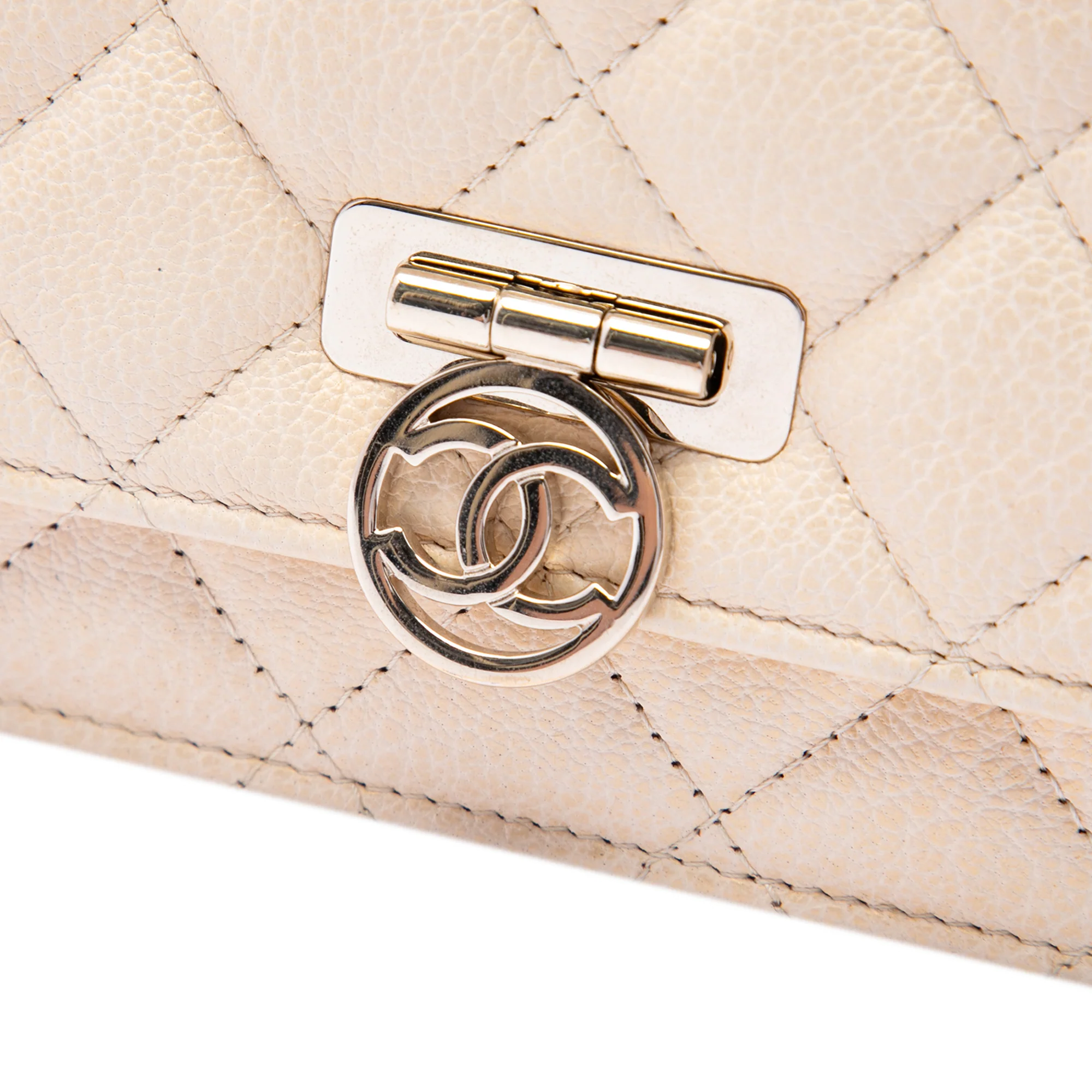 Wallet on Chain Quilted Caviar - Image 5