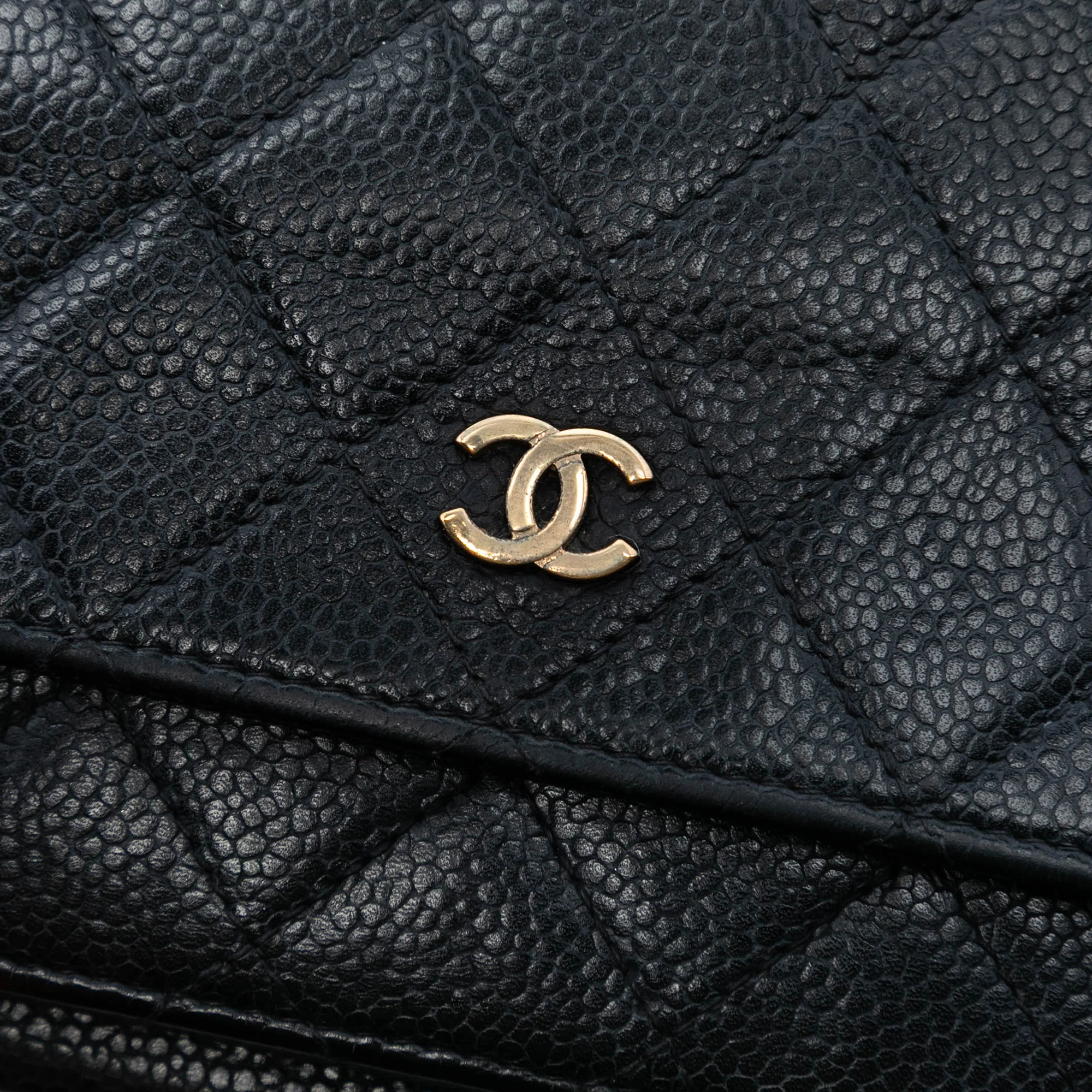 Wallet on Chain Quilted Caviar - Image 6