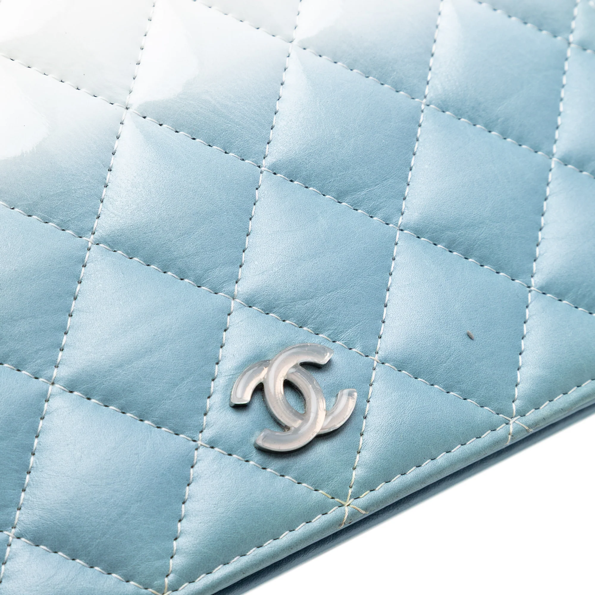 Wallet on Chain Quilted Lambskin - Image 5