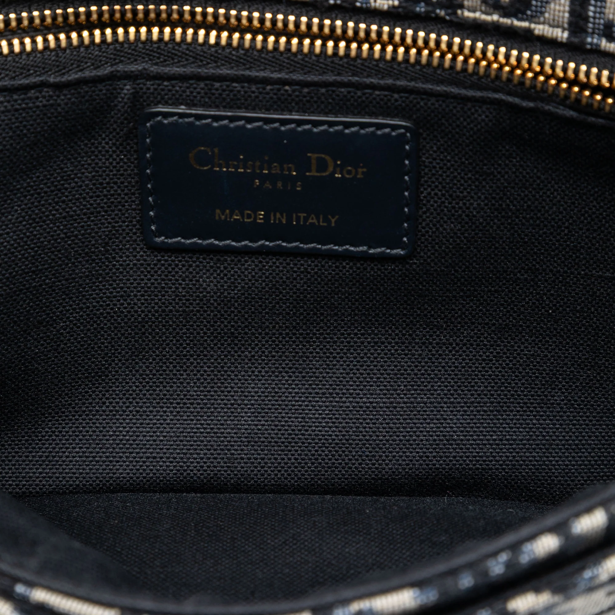 30 Montaigne Clutch Oblique Canvas - Image 4