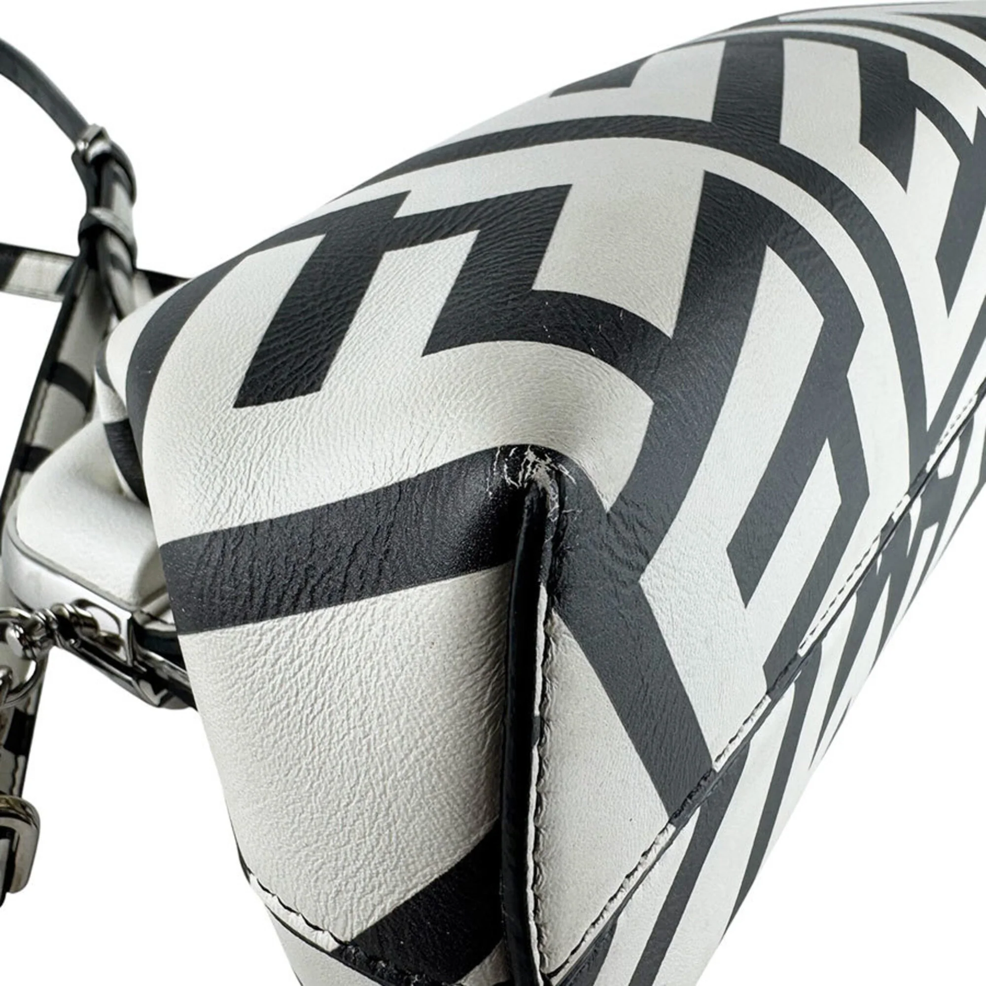 x Marc Jacobs Baguette NM Bag Printed Leather Medium - Image 8