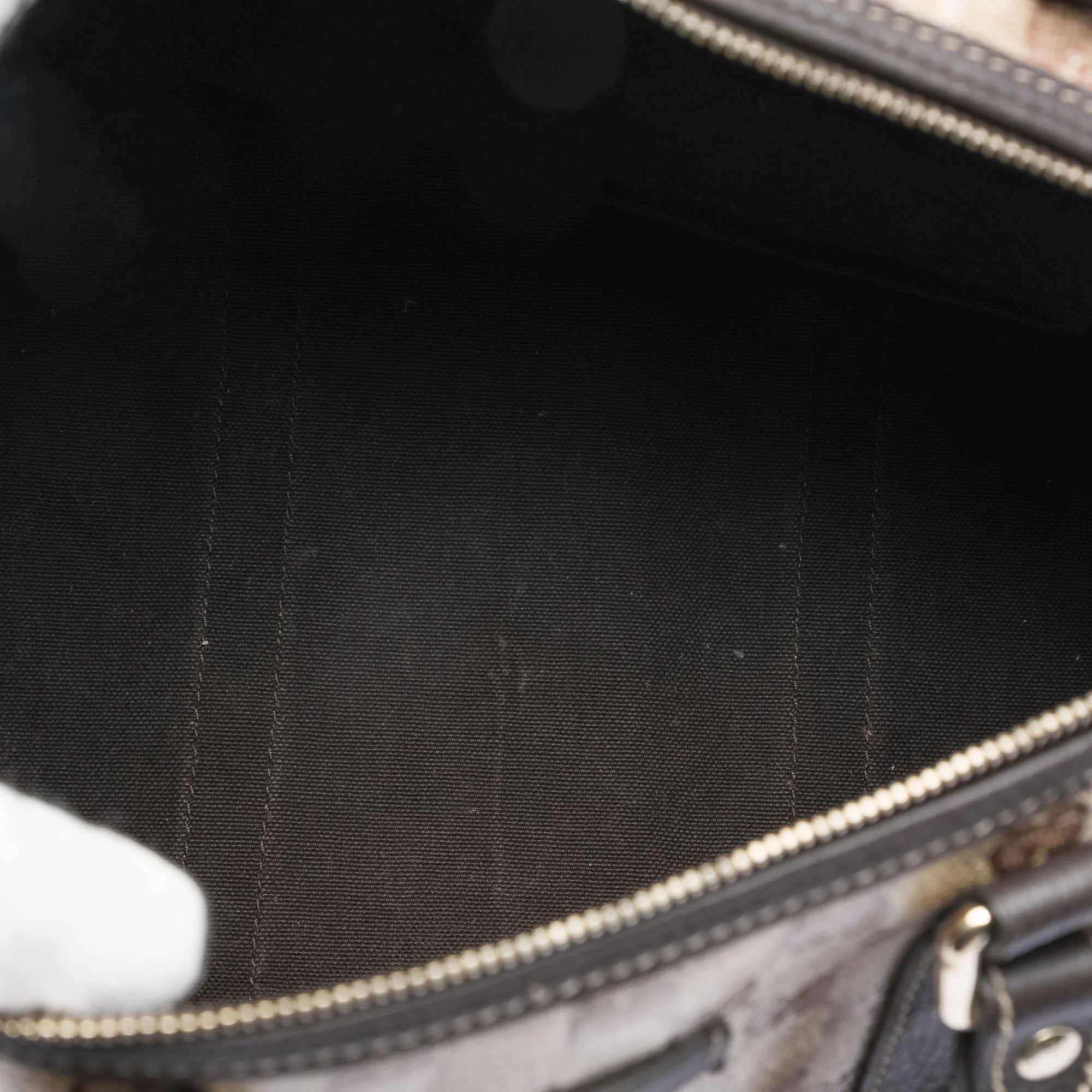Joy Boston Bag GG Coated Canvas Medium - Image 4